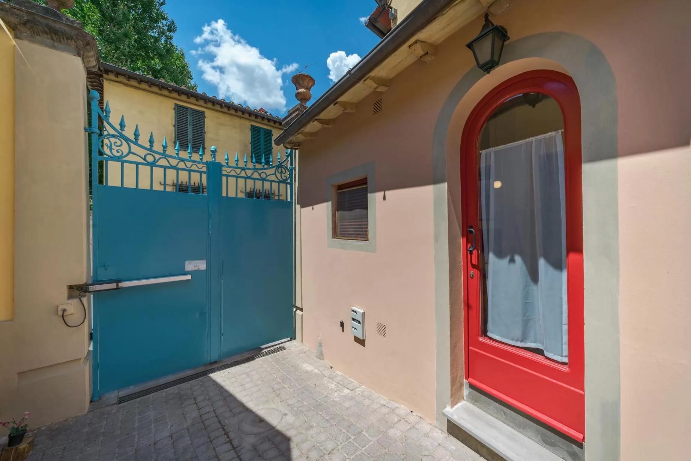 Facade/entrance in Drom Florence Rooms & Apartments