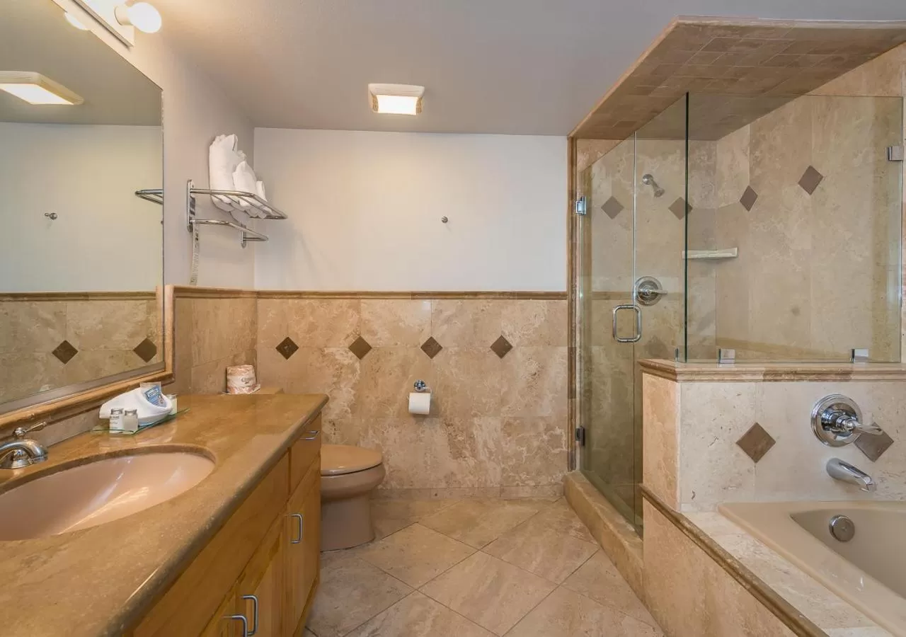 Bathroom in Little Sur Inn