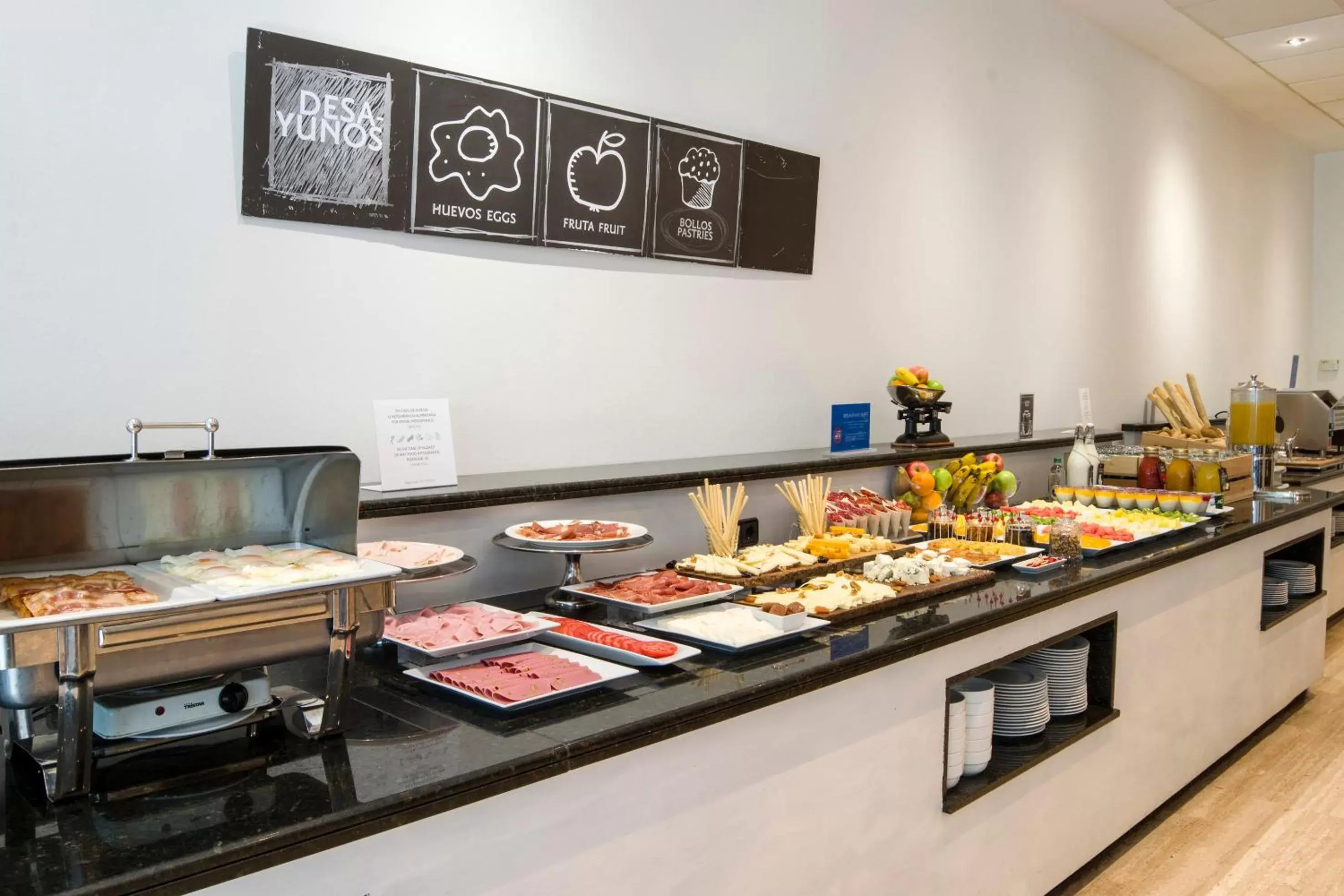 Breakfast in Hotel Zentral Gijón Rey Pelayo Breakfast in Hotel Zentral Gijón Rey Pelayo