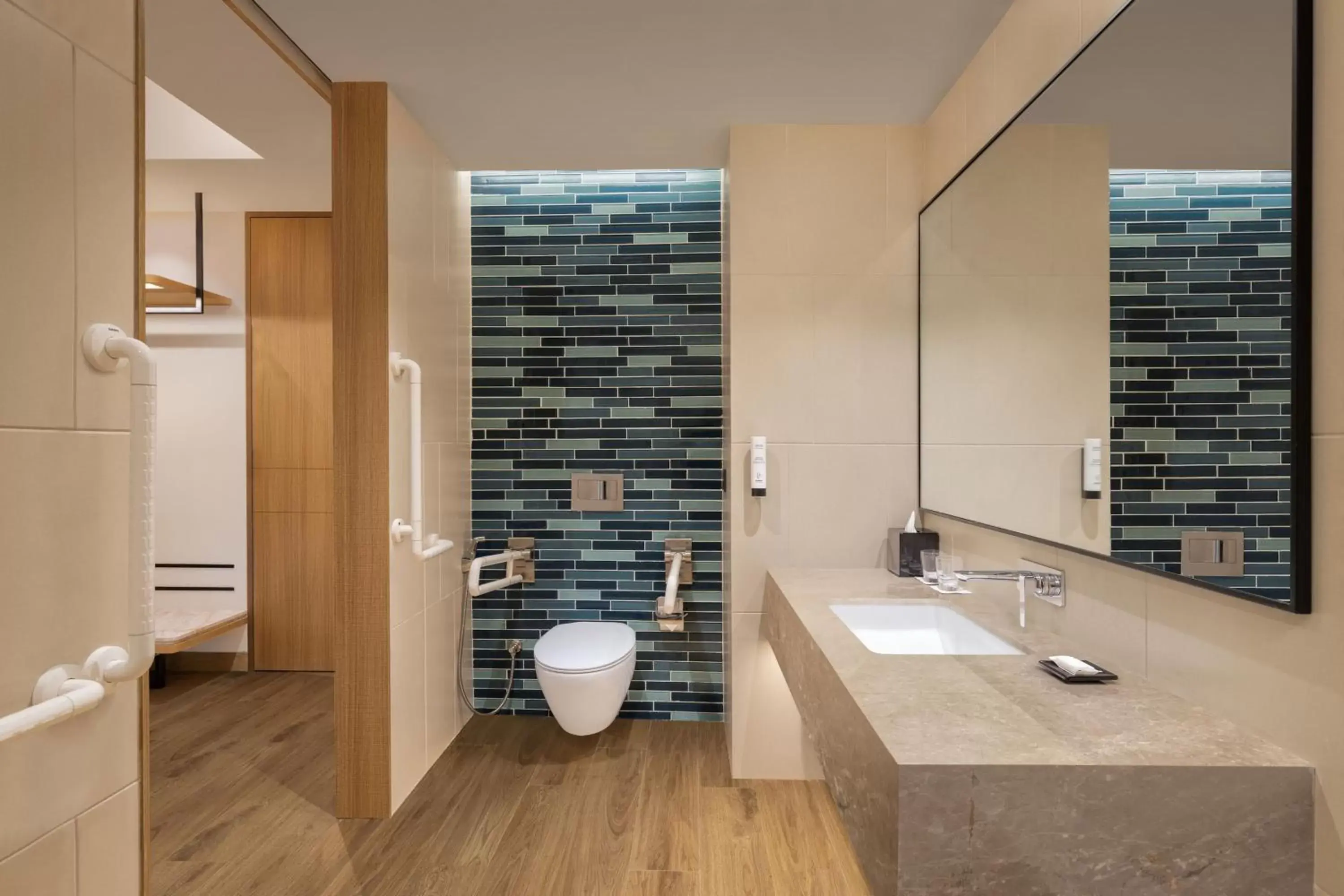 Photo of the whole room, Bathroom in Fairfield by Marriott Mumbai International Airport