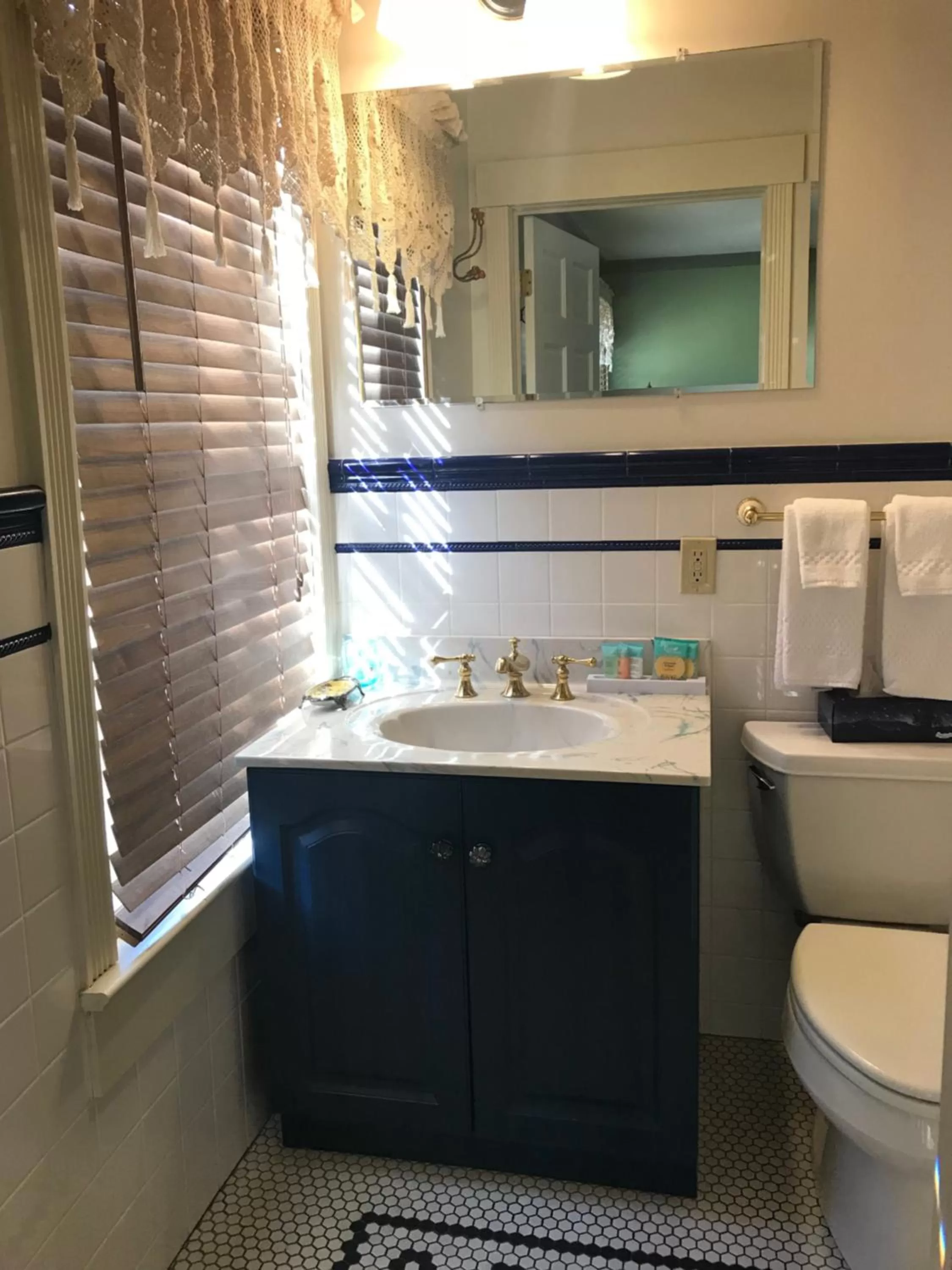 Toilet, Bathroom in Elaine's Cape May Boutique Hotel