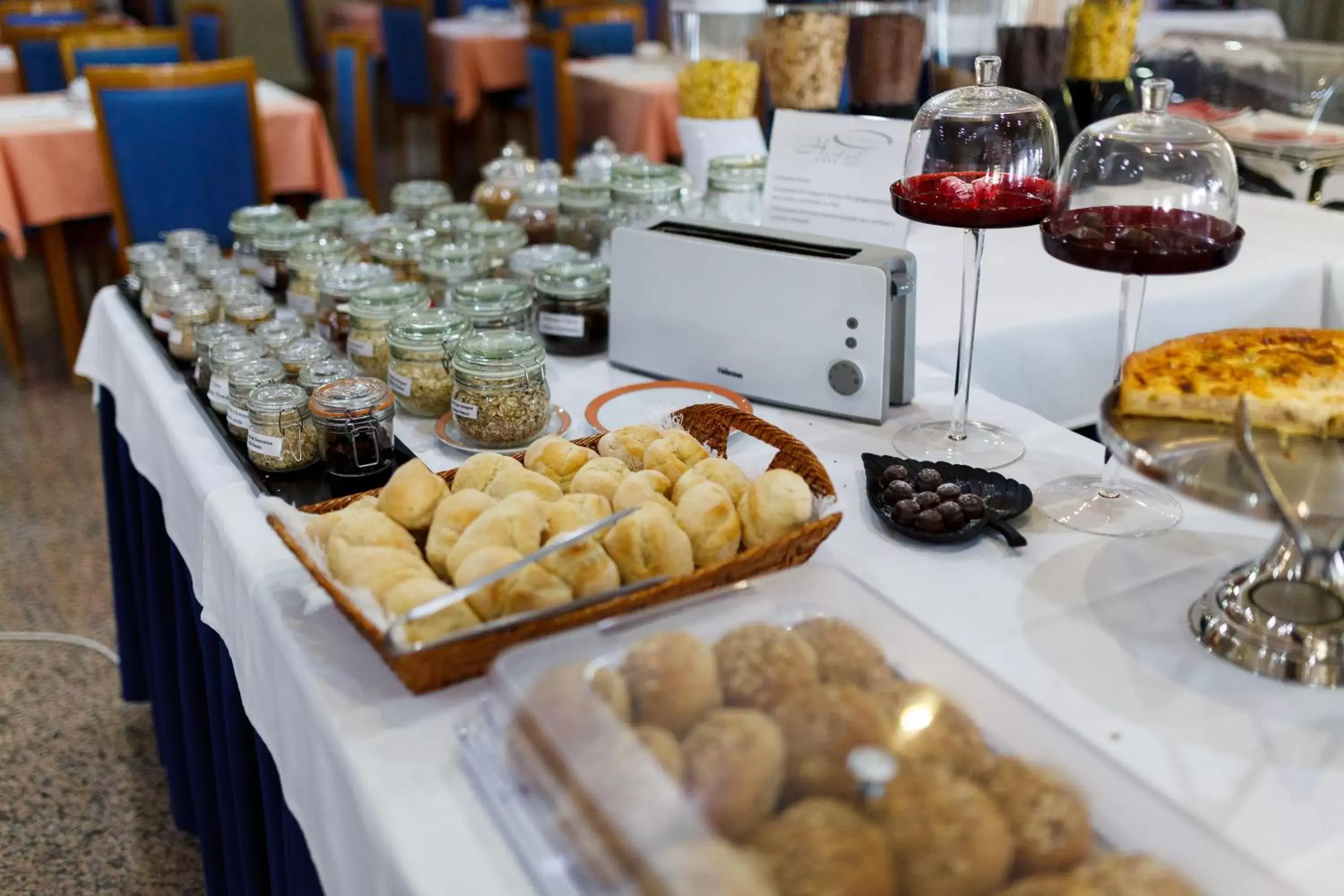 Buffet breakfast, Food in Hotel Sao Jorge Garden