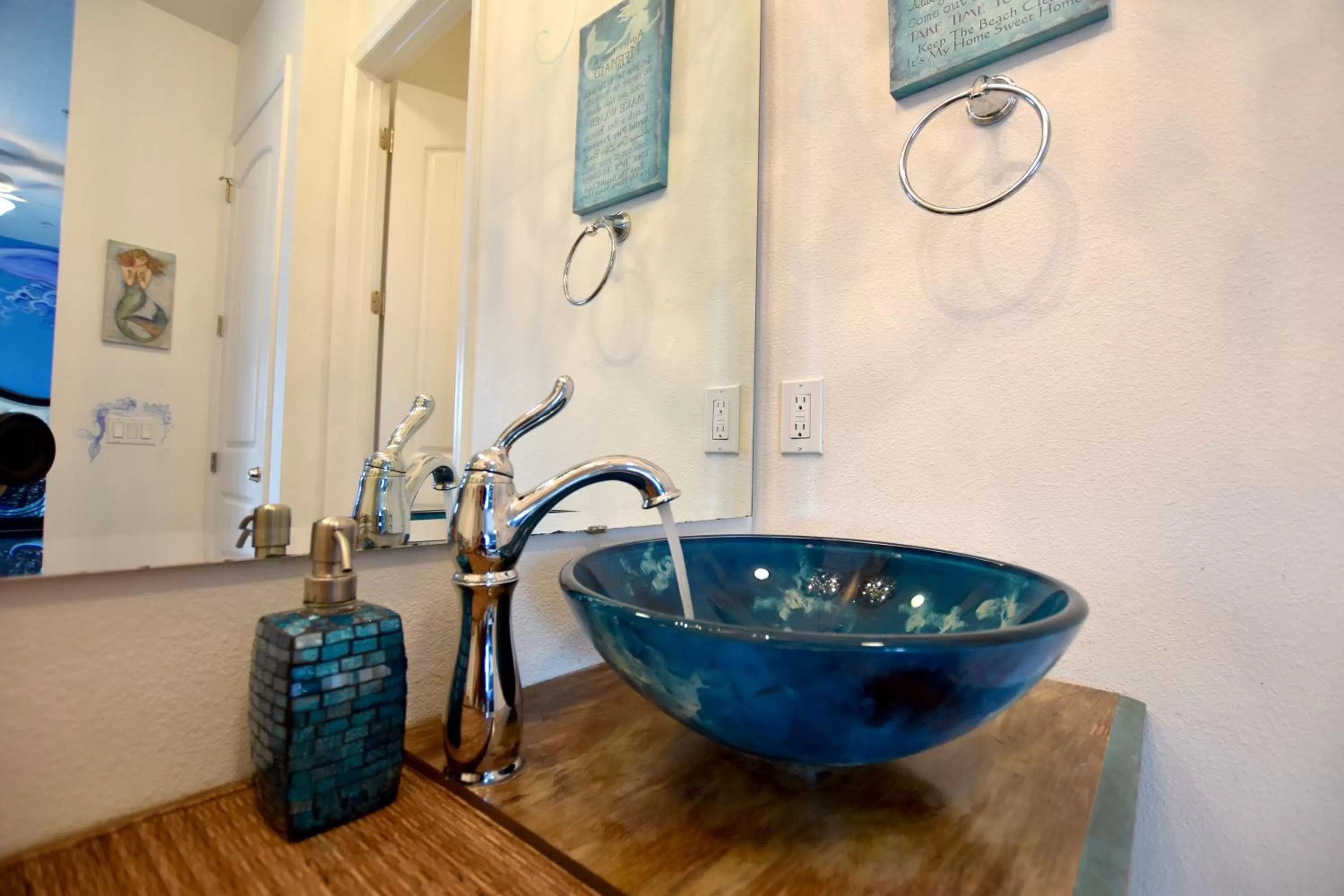 Bathroom in Inn on the Avenue