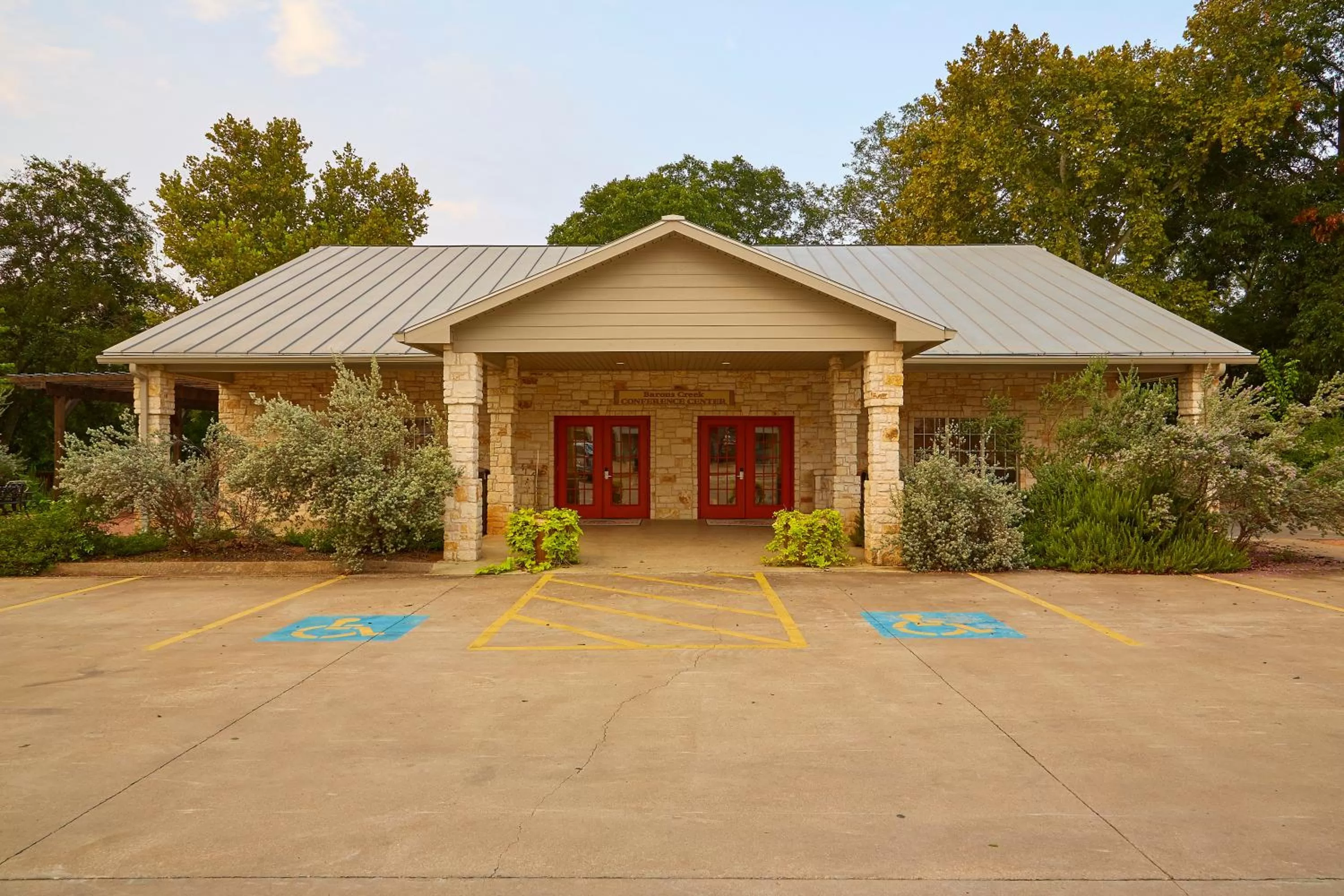 Property building in Fredericksburg Inn and Suites