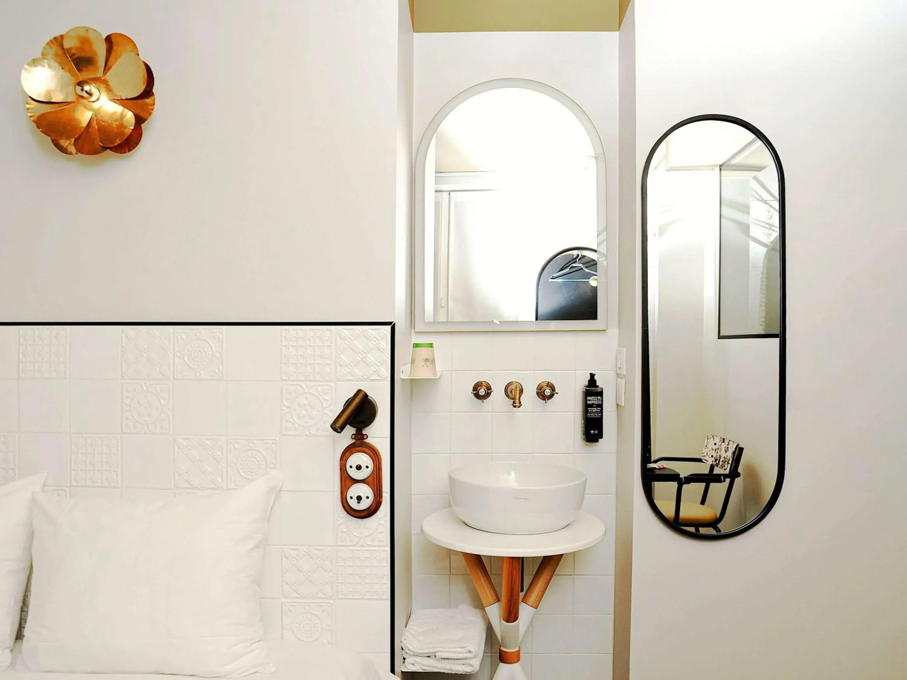 Bedroom, Bathroom in ibis Styles Paris Gare De Lyon TGV