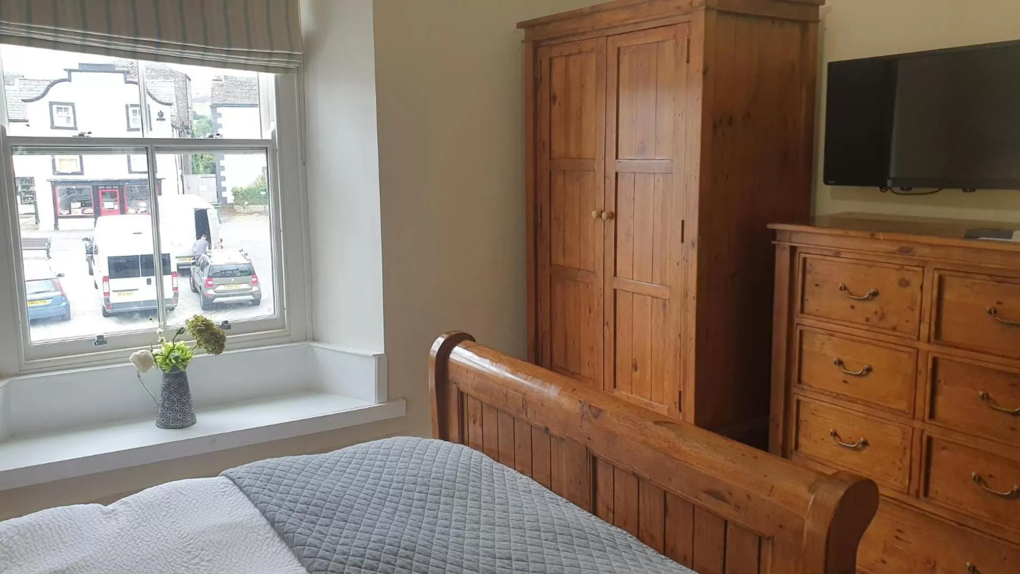 Deluxe Double Room with Bath in The Pennine Inn