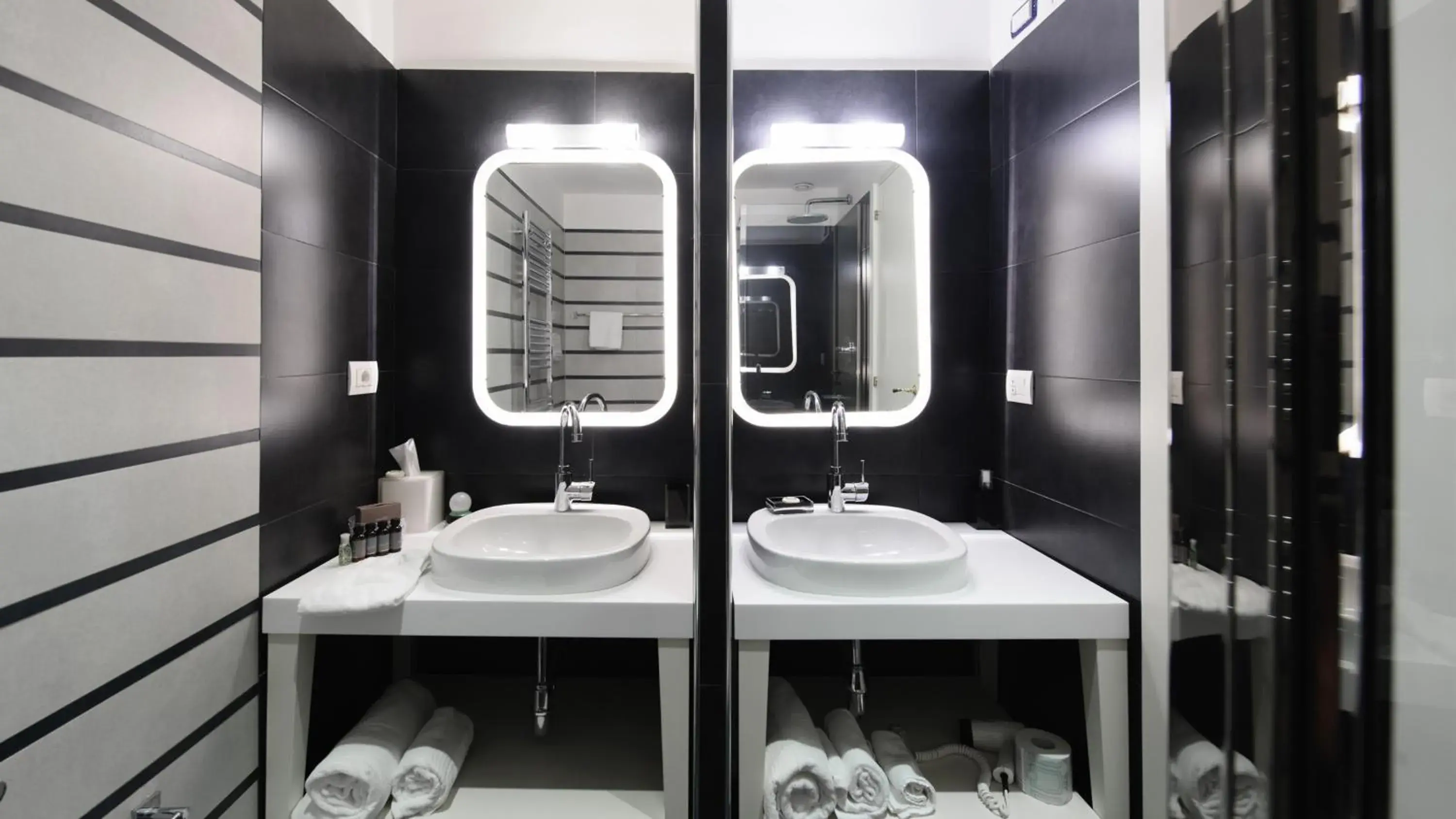 Bathroom in Santa Chiara Boutique Hotel