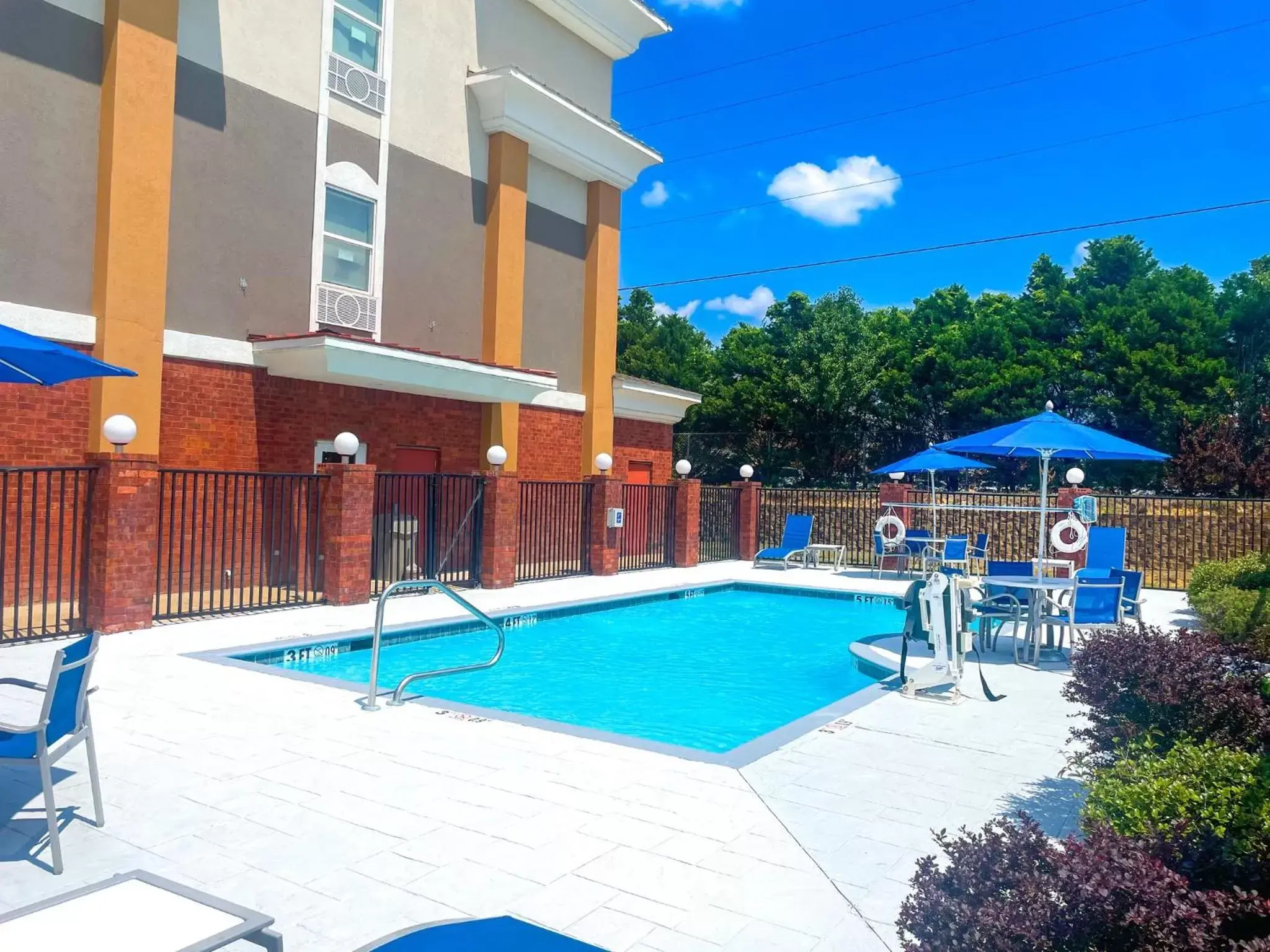 Swimming pool in Holiday Inn Express McComb by IHG Swimming pool in Holiday Inn Express McComb by IHG