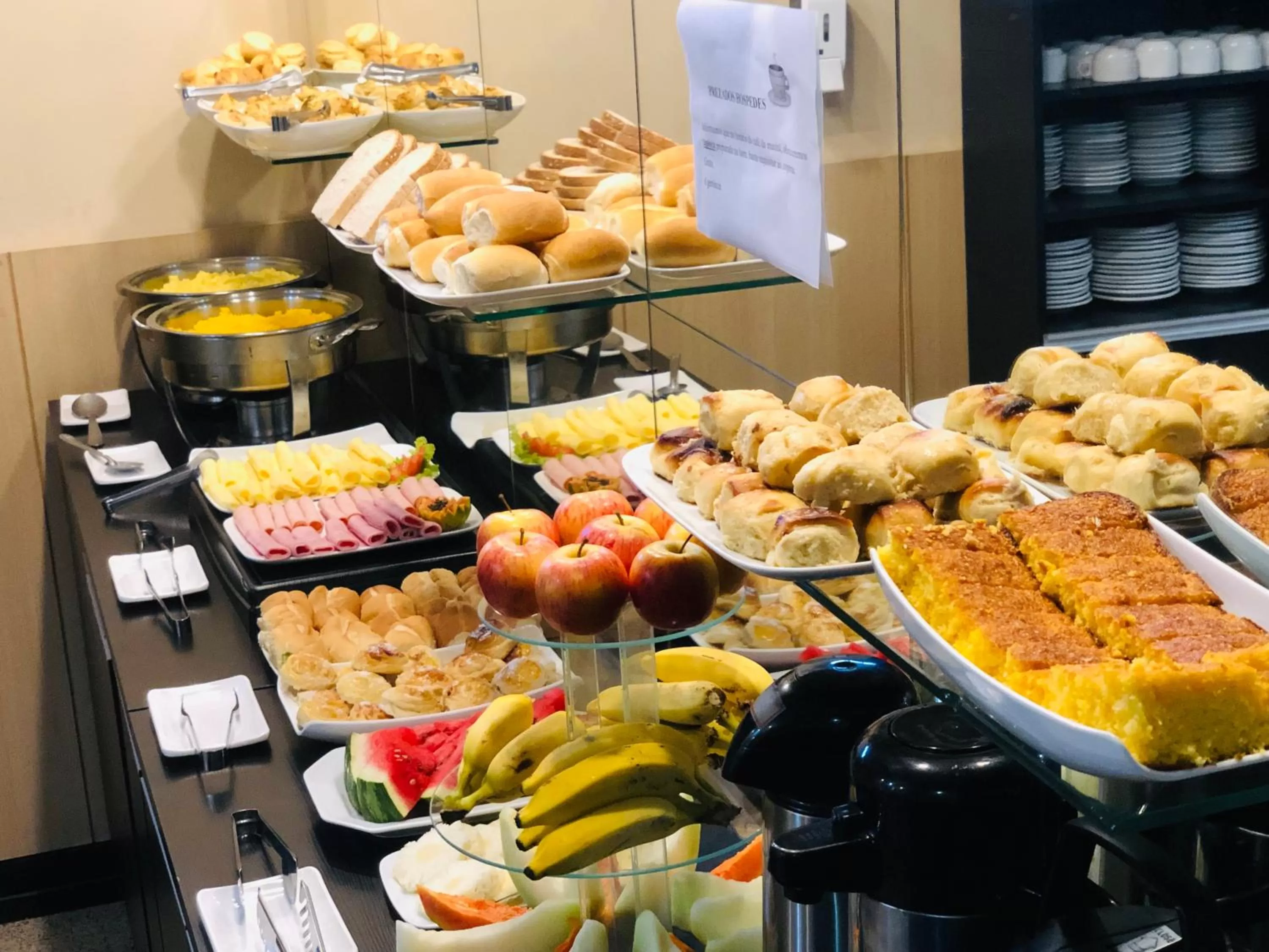 Breakfast in Hotel Diplomat by Bsb Inn