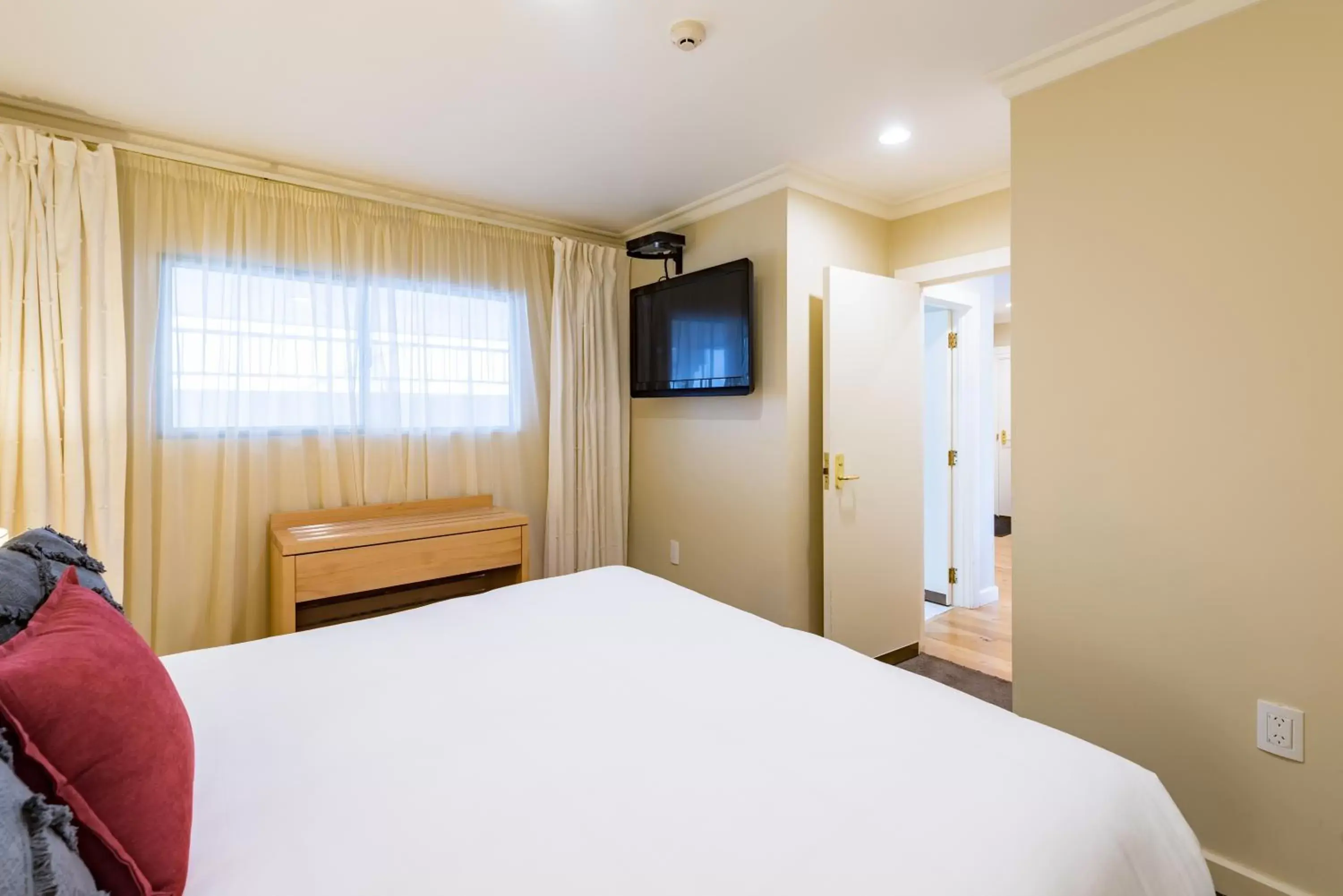 Bed in Paihia Beach Resort & Spa Hotel