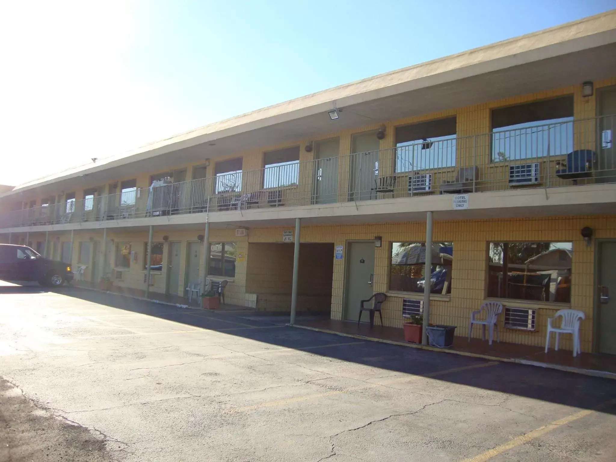 Bird's eye view, Property Building in Townhouse Inn and Suites