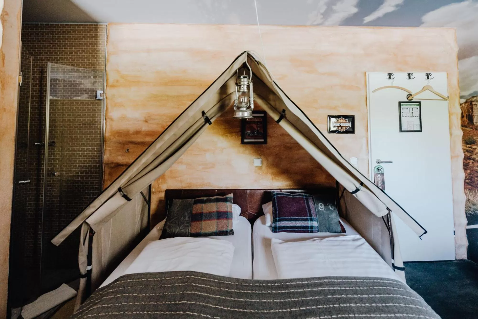 Bed in Road Stop Dortmund