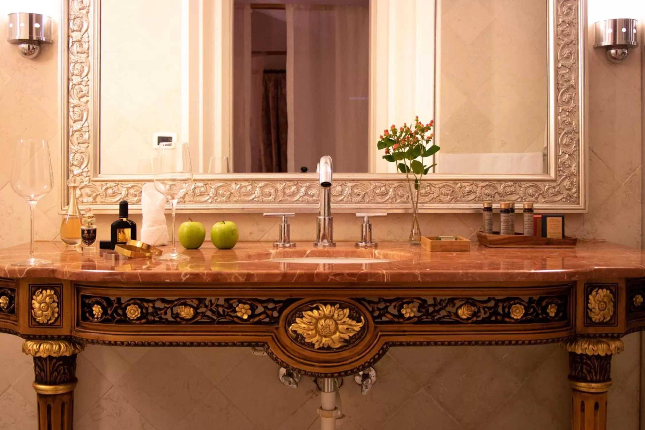 Bathroom in Villa Palma Boutique Hotel