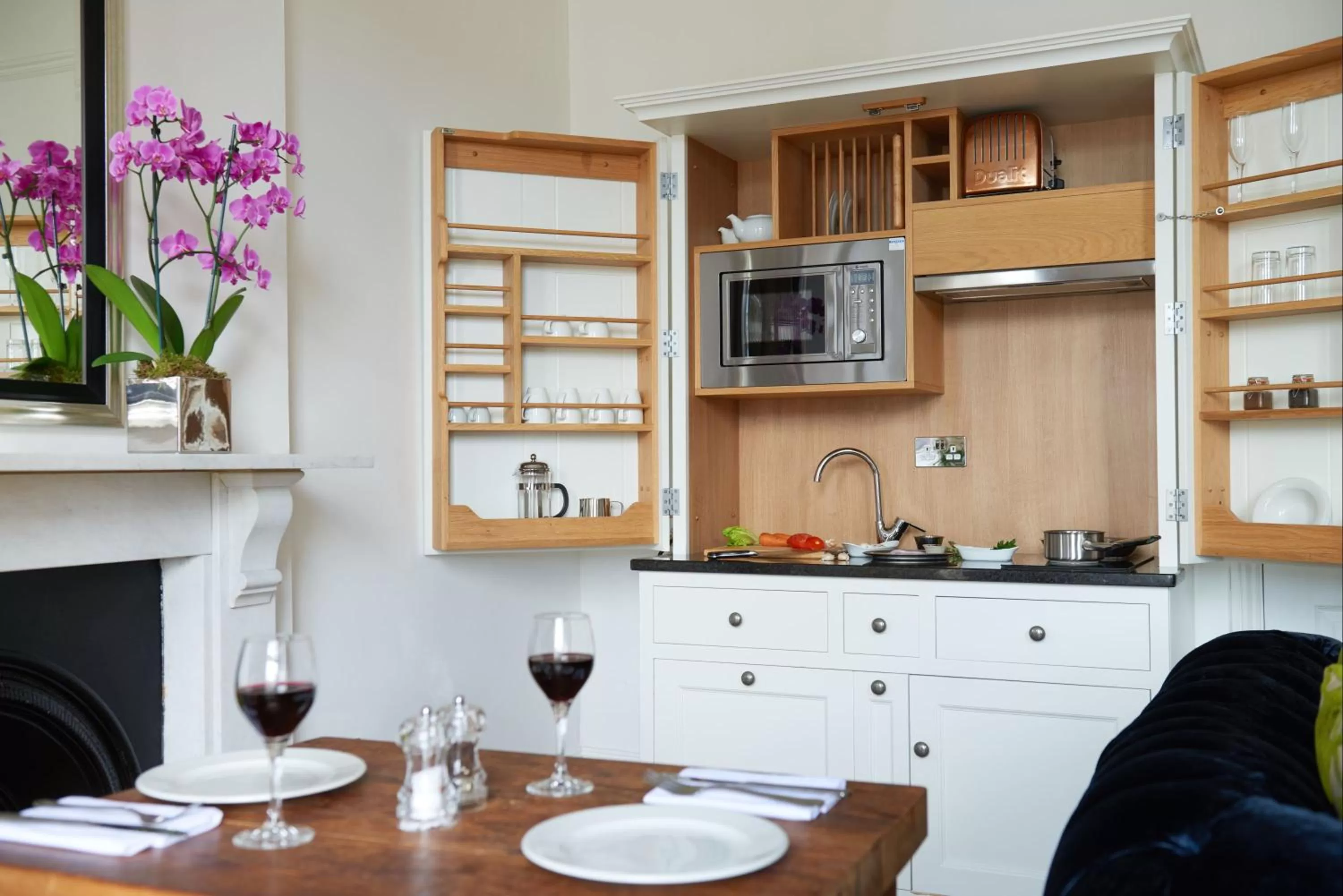 Kitchen or kitchenette, Kitchen/Kitchenette in Berkeley Suites