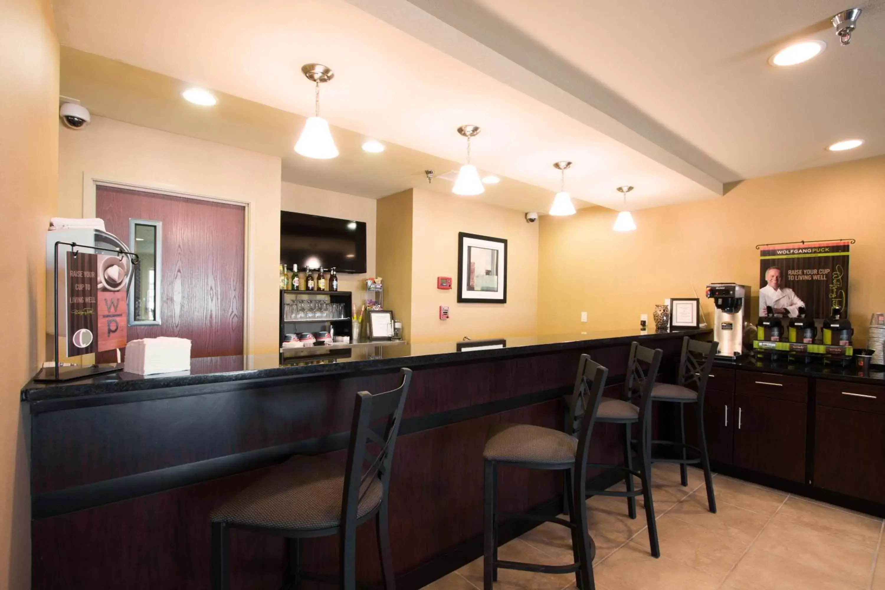Lobby or reception, Restaurant/Places to Eat in Cobblestone Inn & Suites - Eads