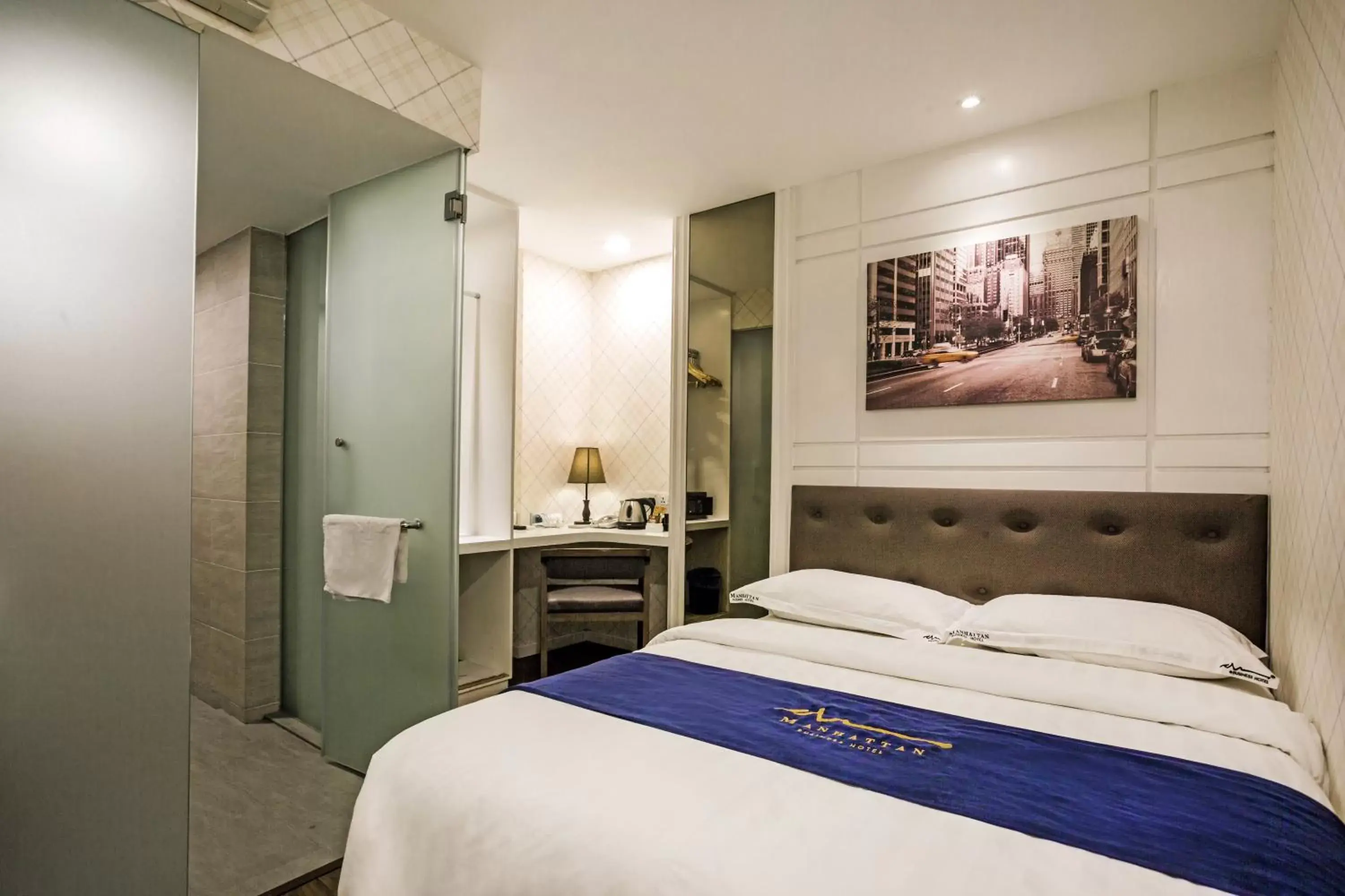 Bedroom, Bed in Manhattan Business Hotel Damansara Perdana