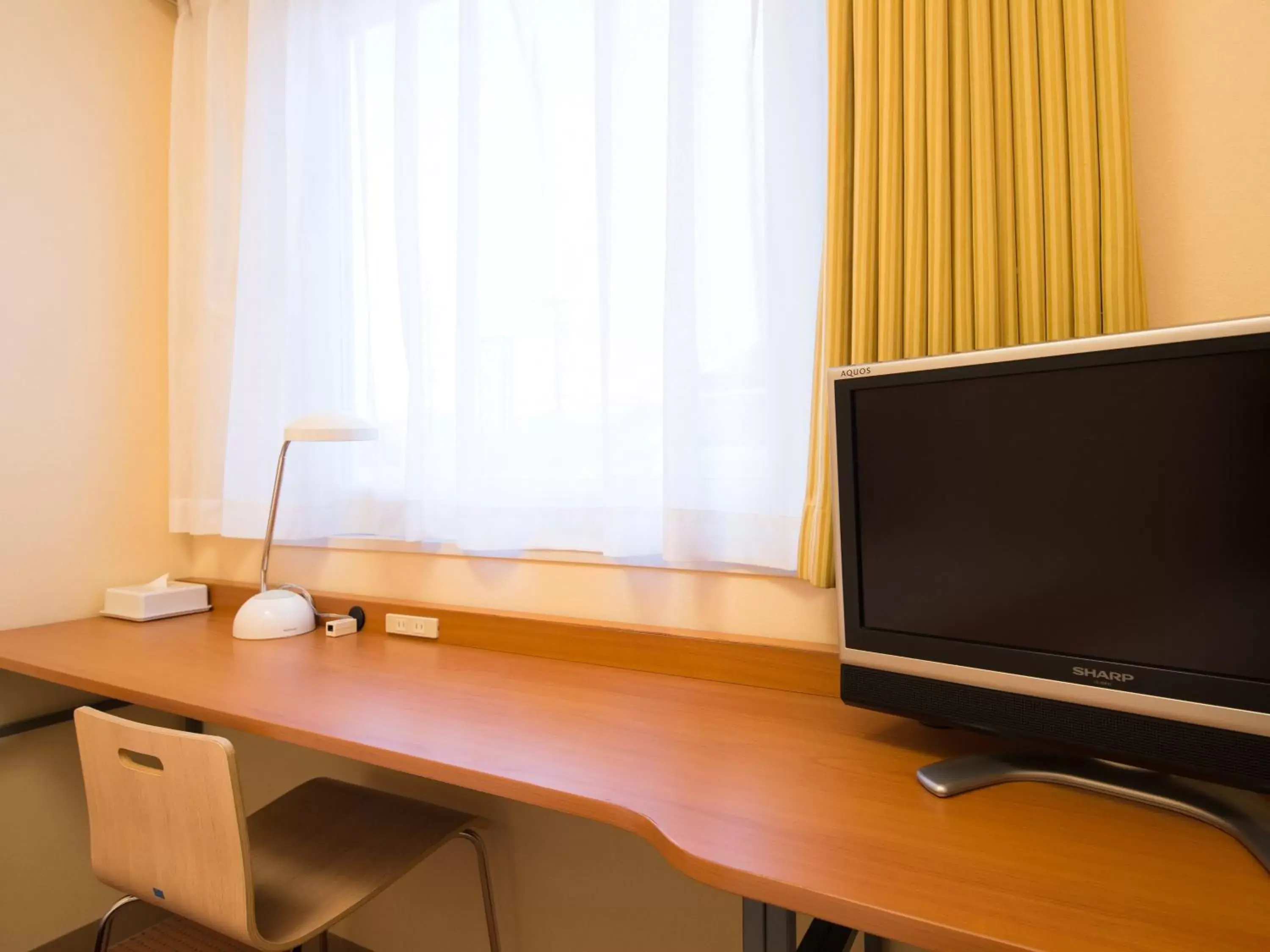 Photo of the whole room, TV/Entertainment Center in Chisun Inn Himeji Yumesakibashi