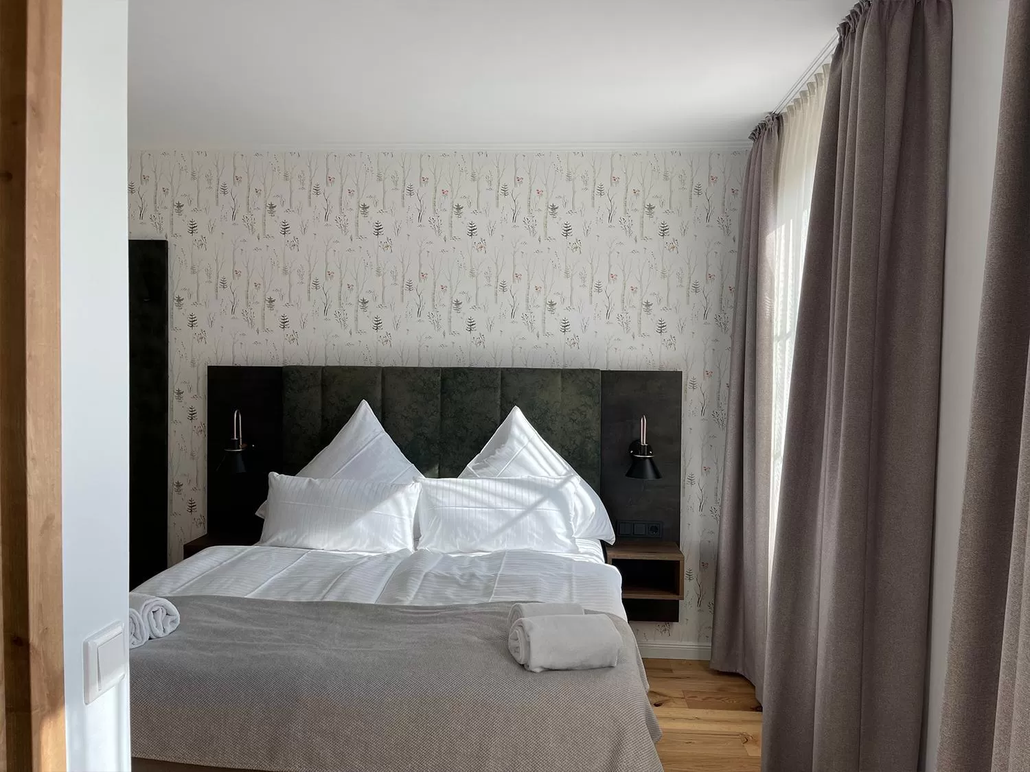 Photo of the whole room, Bed in Schlosshotel Brilon-Wald