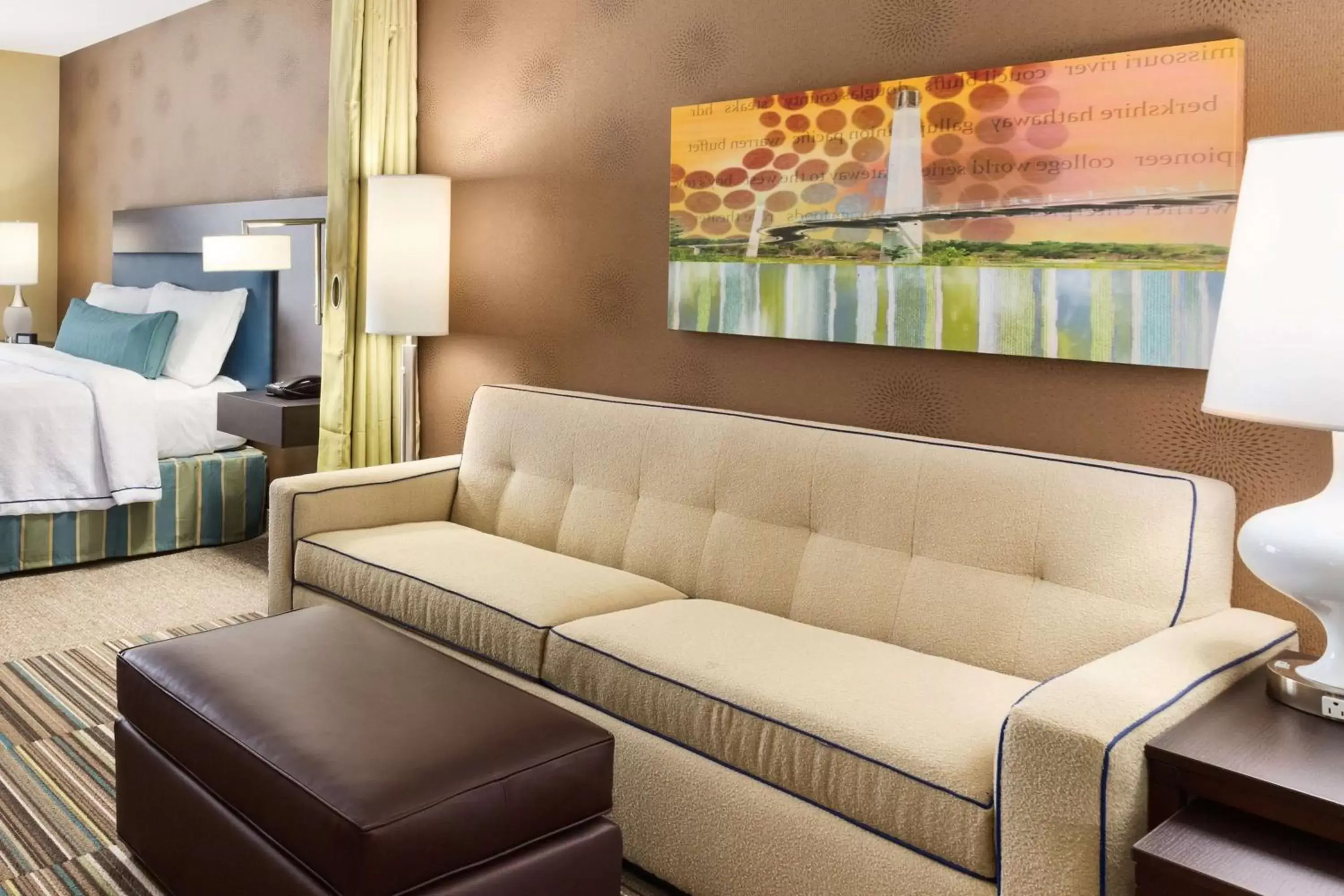 Living room, Seating Area in Home2 Suites By Hilton Omaha West