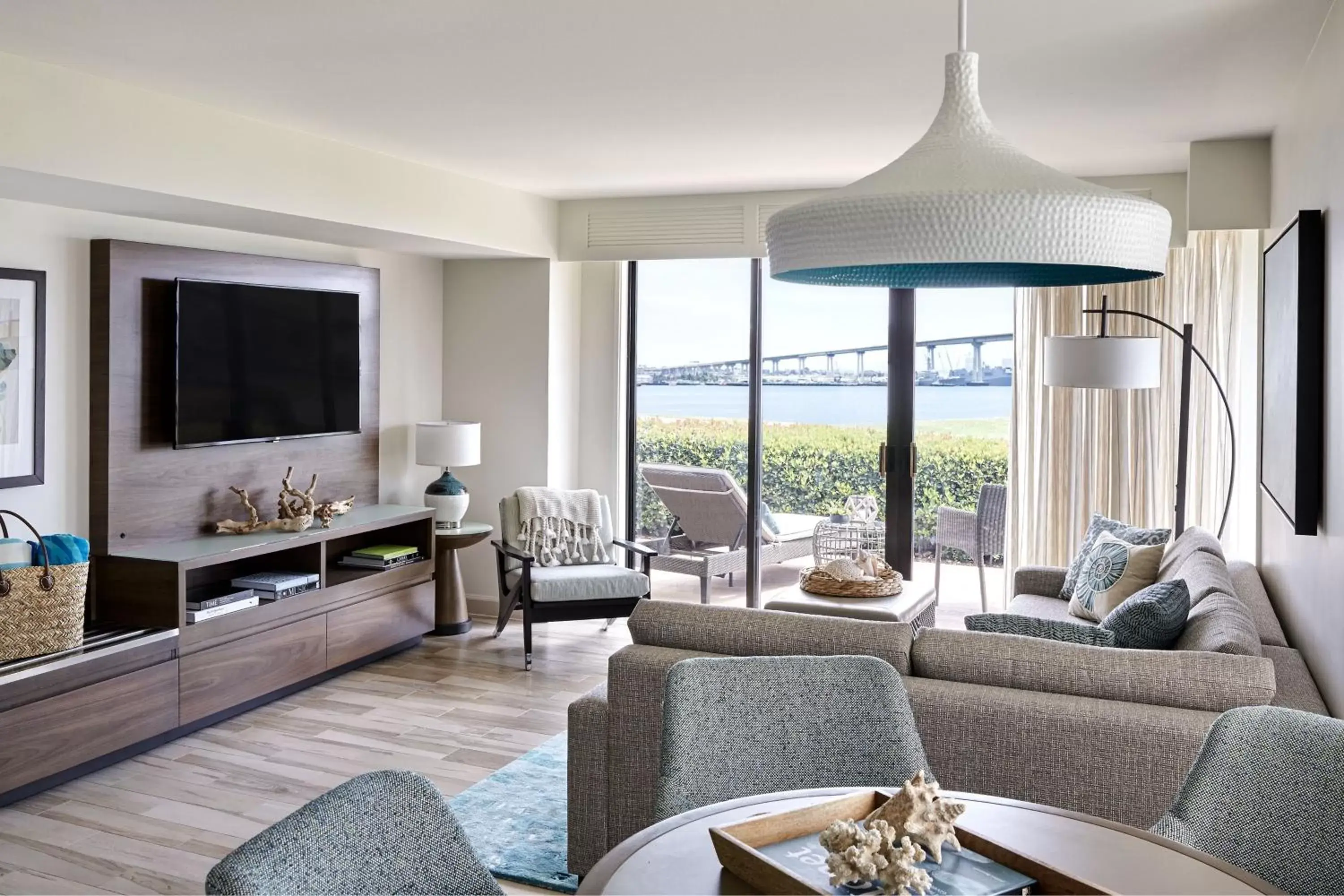 Bedroom, Seating Area in Coronado Island Marriott Resort & Spa