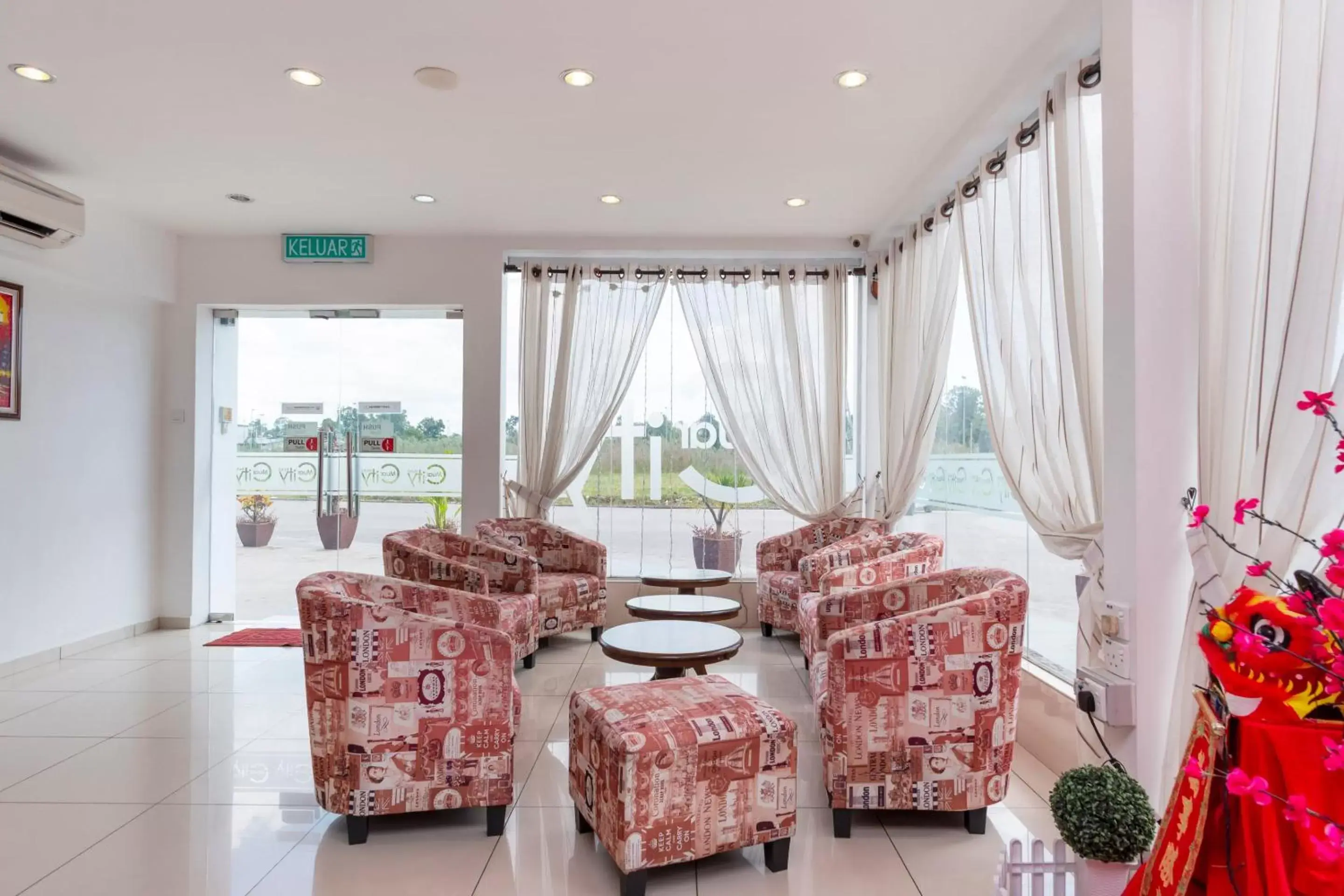 Lobby or reception, Seating Area in OYO 756 Muar City Hotel