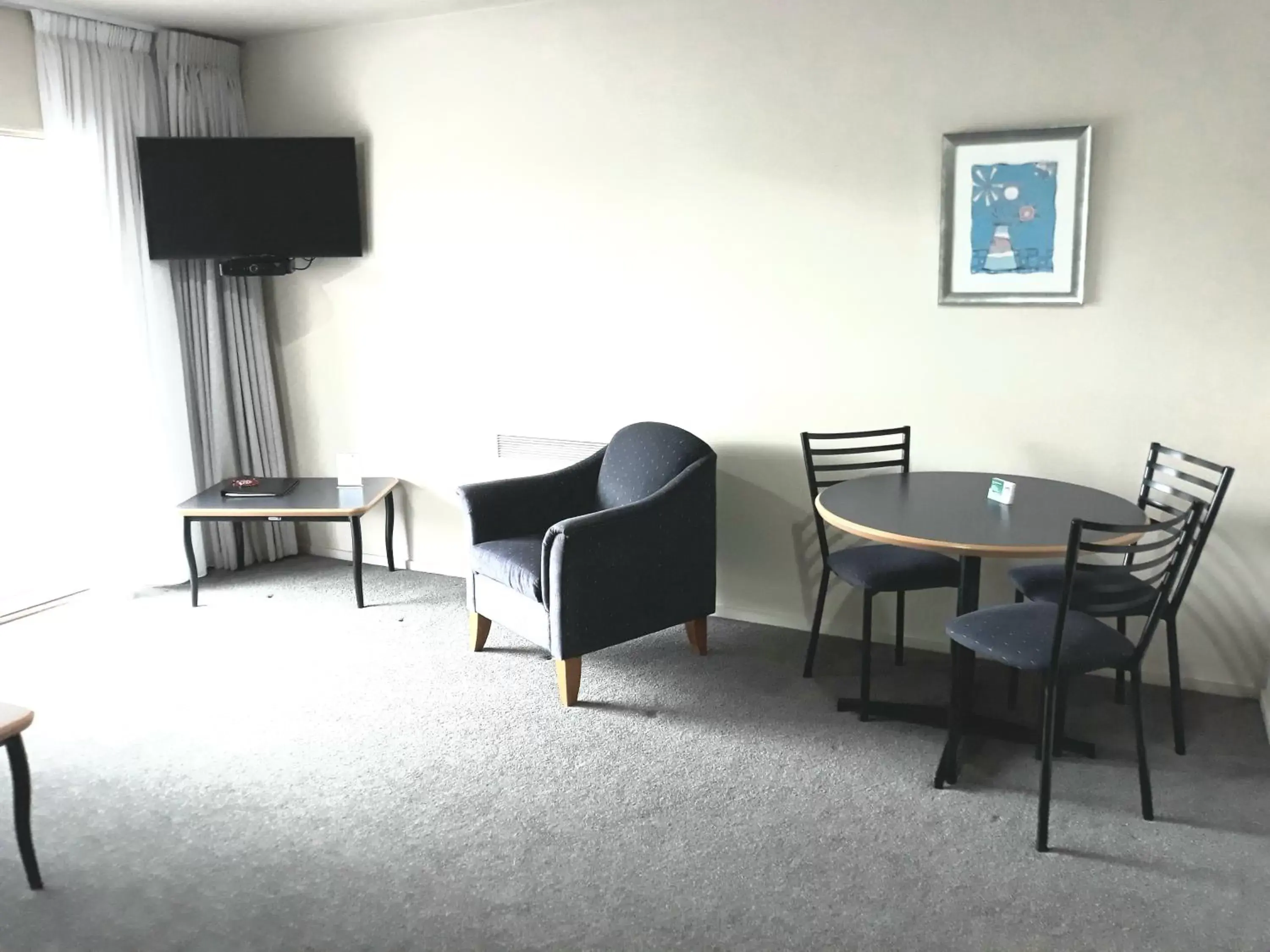 TV and multimedia, Seating Area in The Suites Ashburton