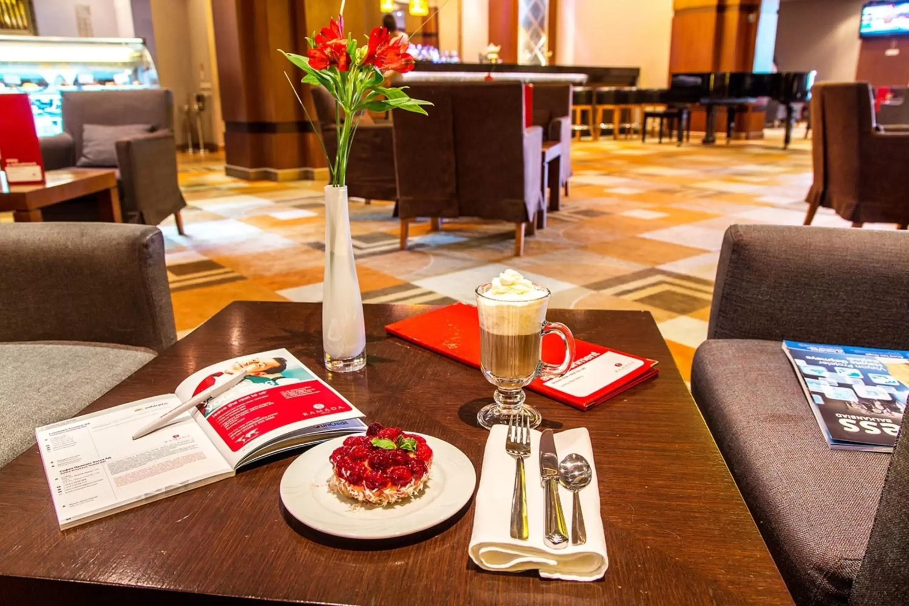 Lounge or bar, Restaurant/Places to Eat in Ramada by Wyndham Sofia City Center