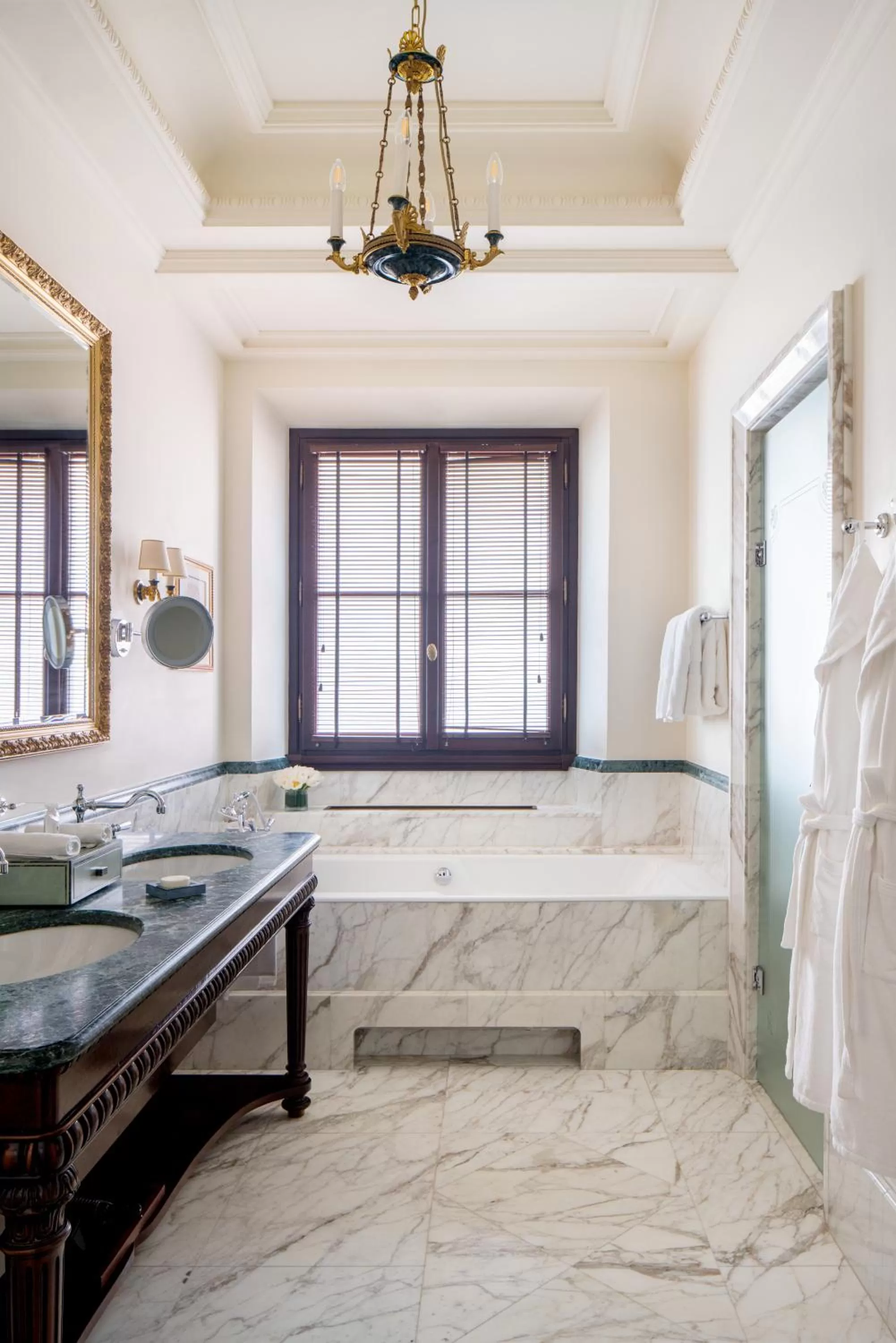 Bathroom, Bed in Four Seasons Hotel Firenze