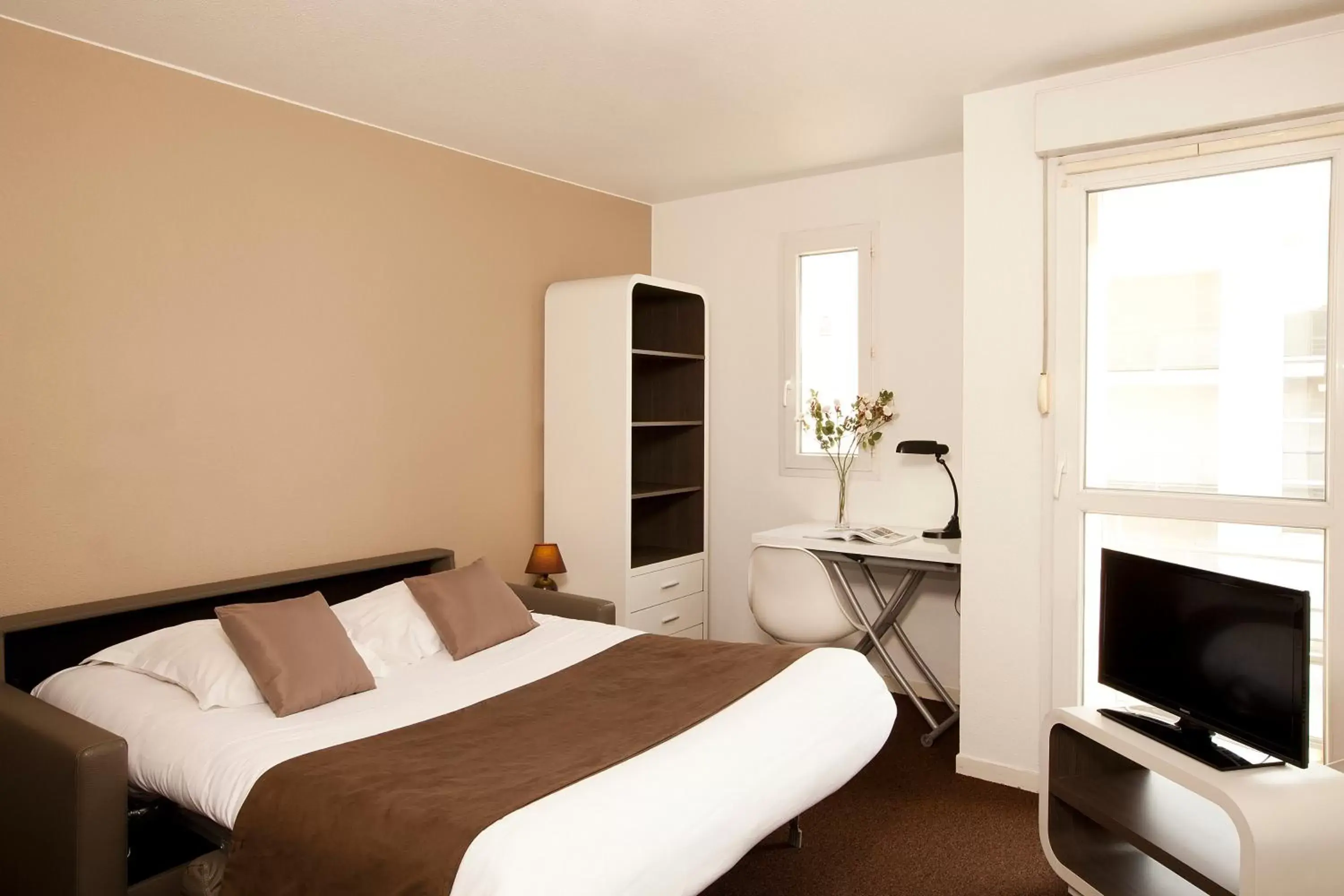 Bedroom, Room Photo in Séjours & Affaires La Rochelle Les Minimes