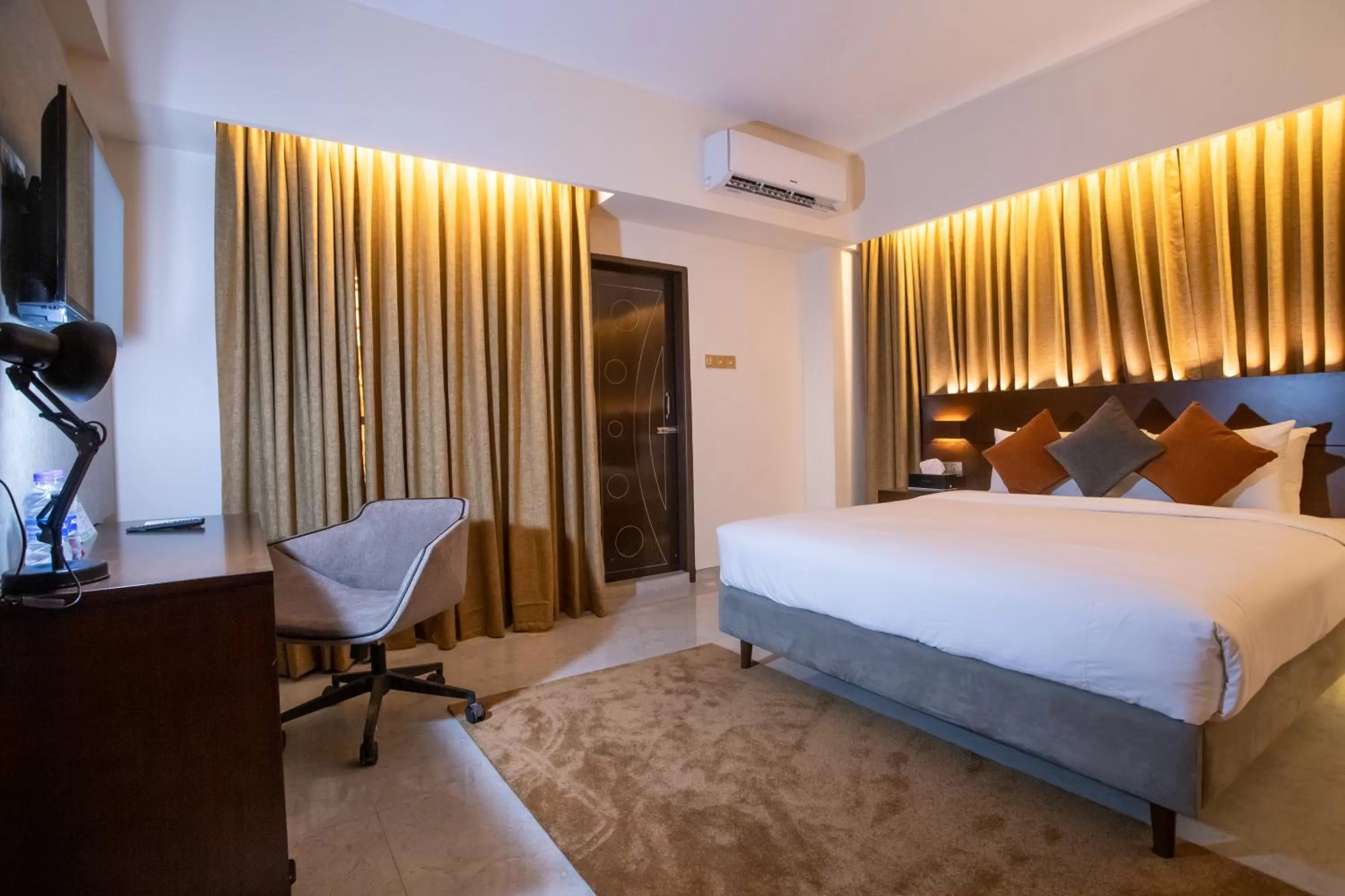 Photo of the whole room, Bed in Jatra Flagship Chattogram City Centre