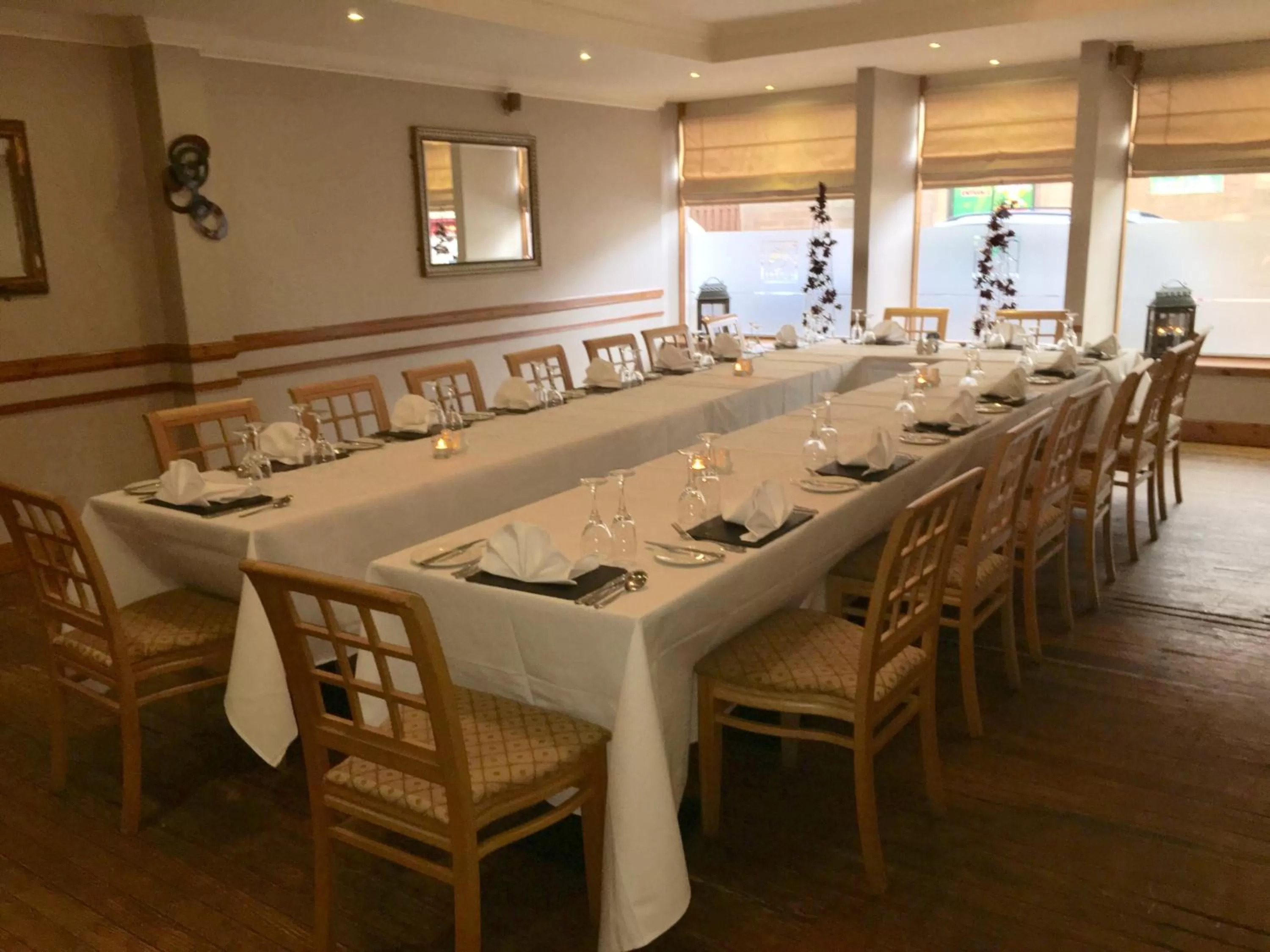 Restaurant/places to eat in The George Hotel