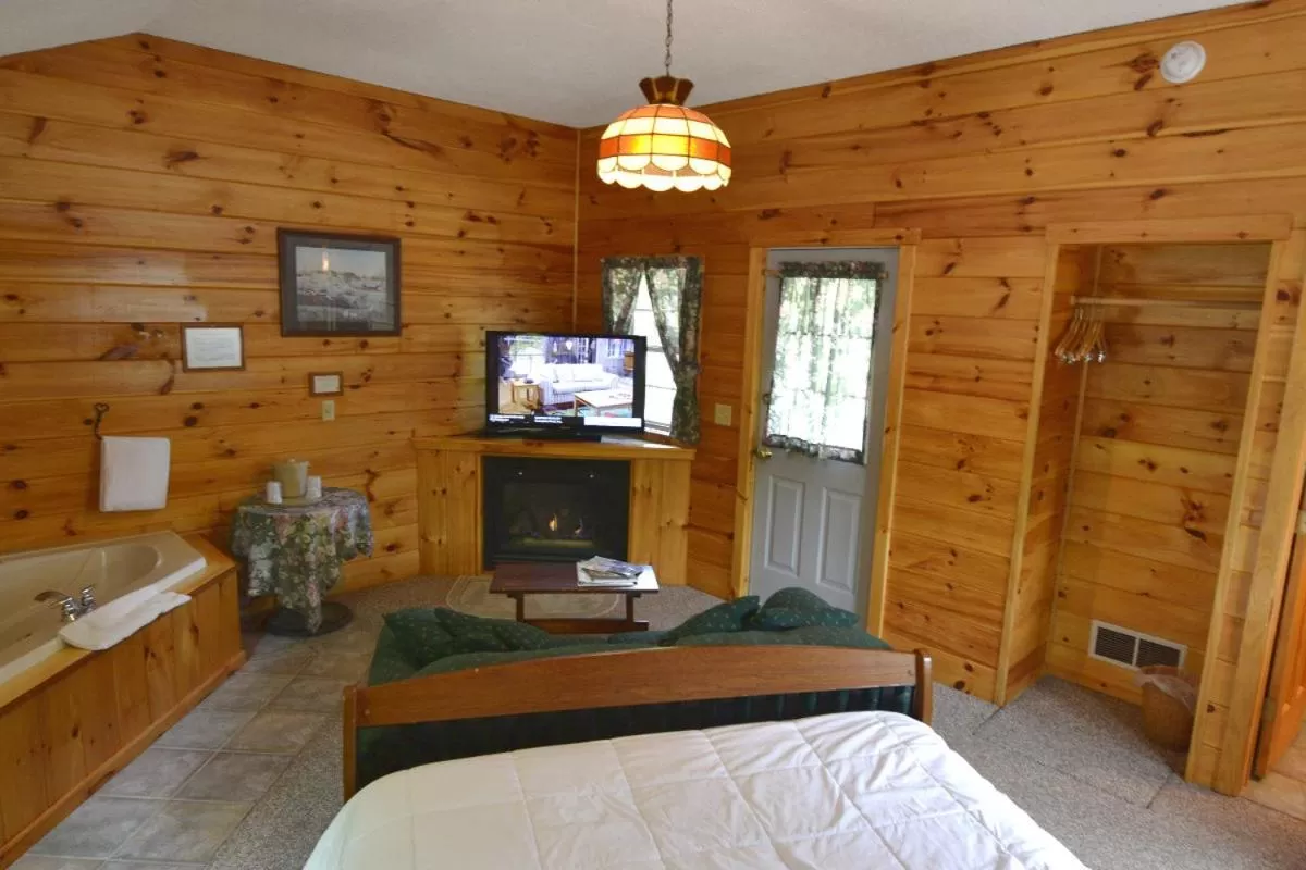 Photo of the whole room, Bed in New England Inn & Lodge