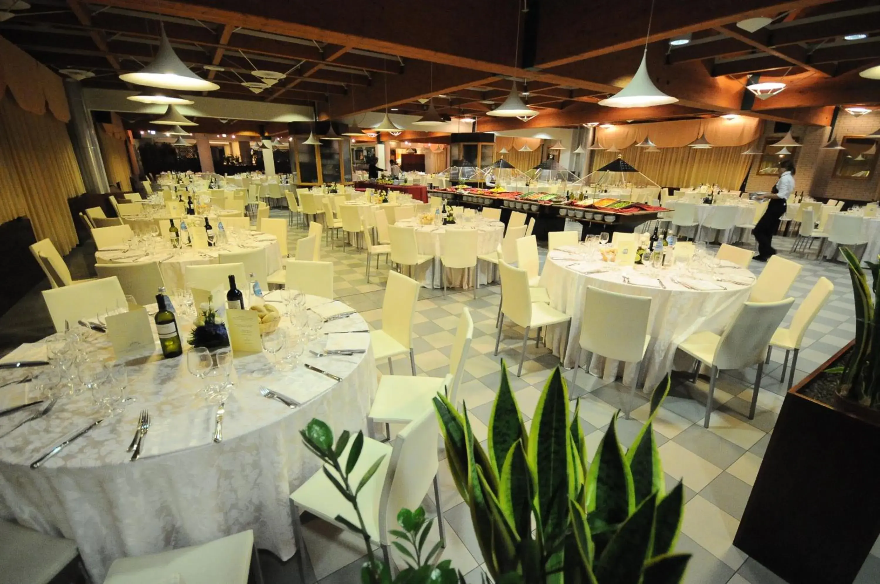 Restaurant/places to eat in Hotel Dante Family Spa Resort Restaurant/places to eat in Hotel Dante Family Spa Resort