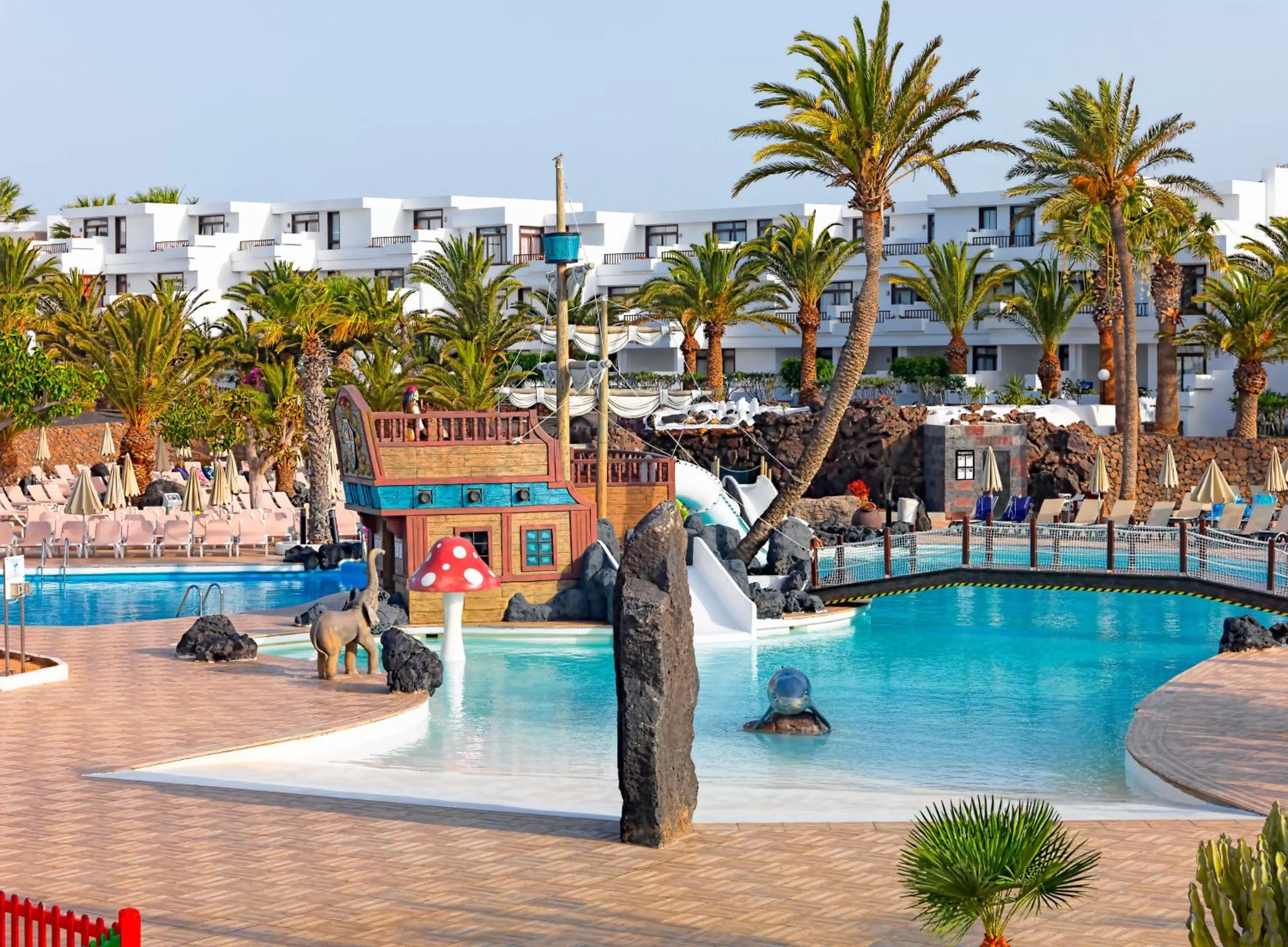 Swimming pool in H10 Suites Lanzarote Gardens