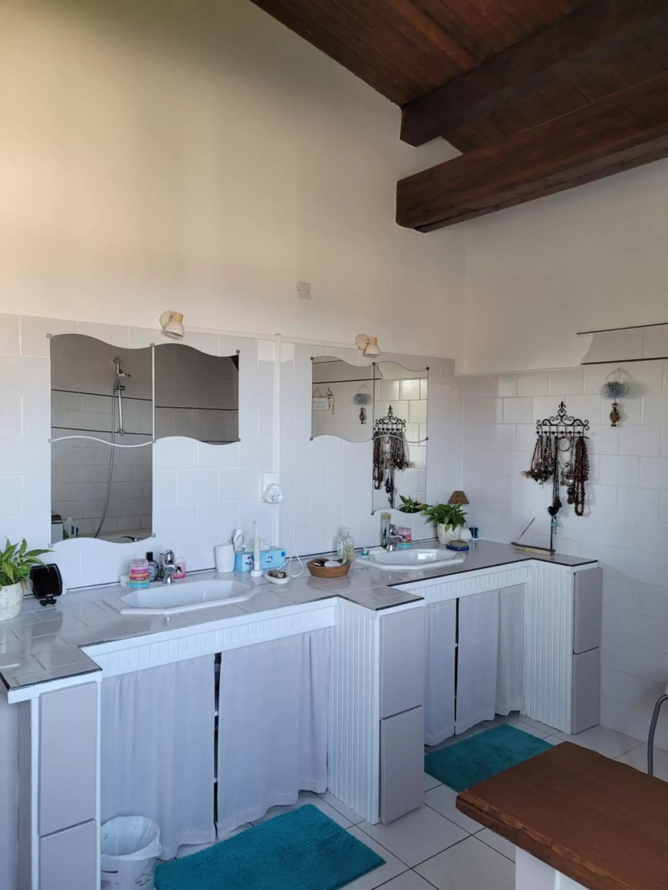 Bathroom, Kitchen/Kitchenette in Maison au calme