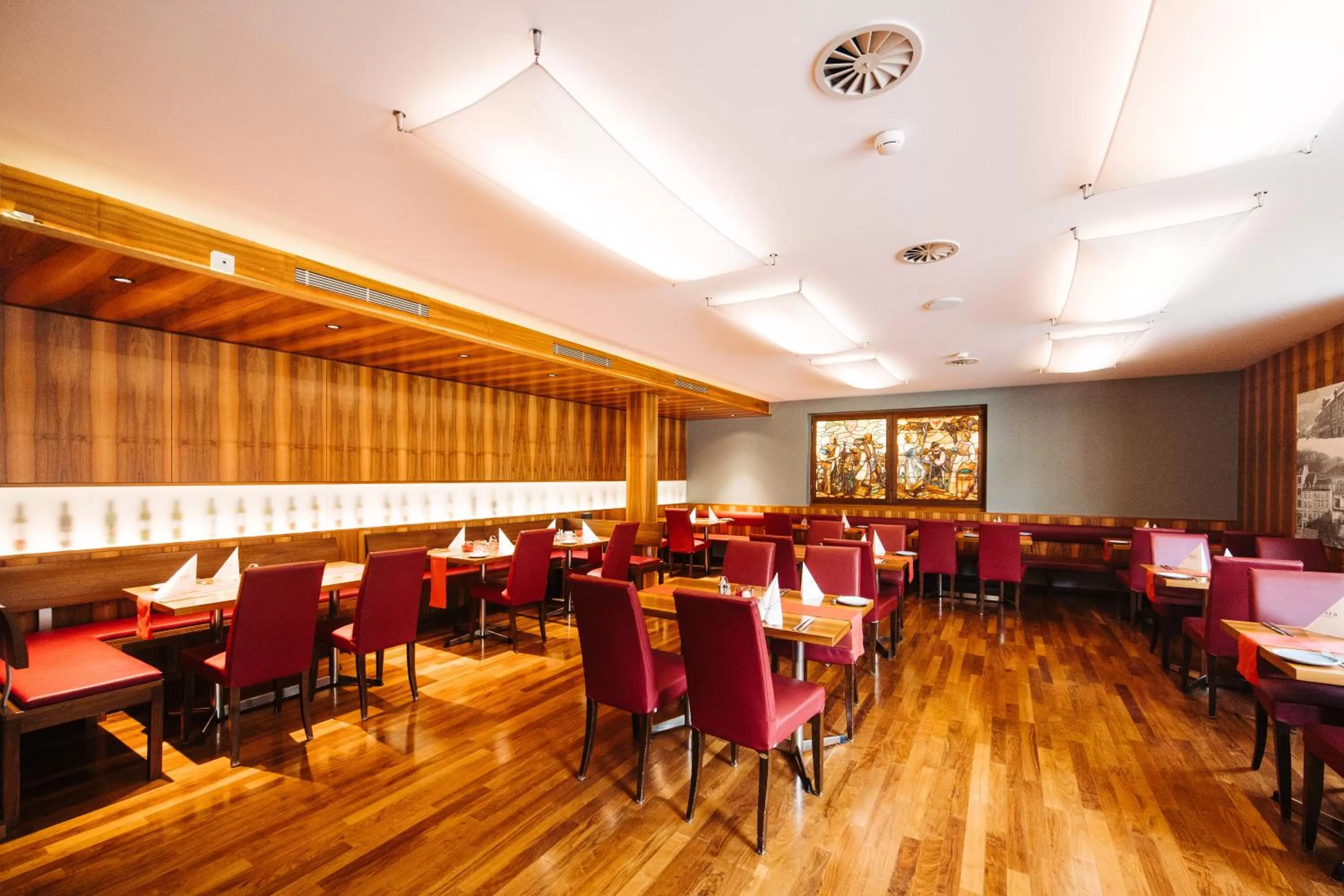 Restaurant/places to eat in Hotel Messmer