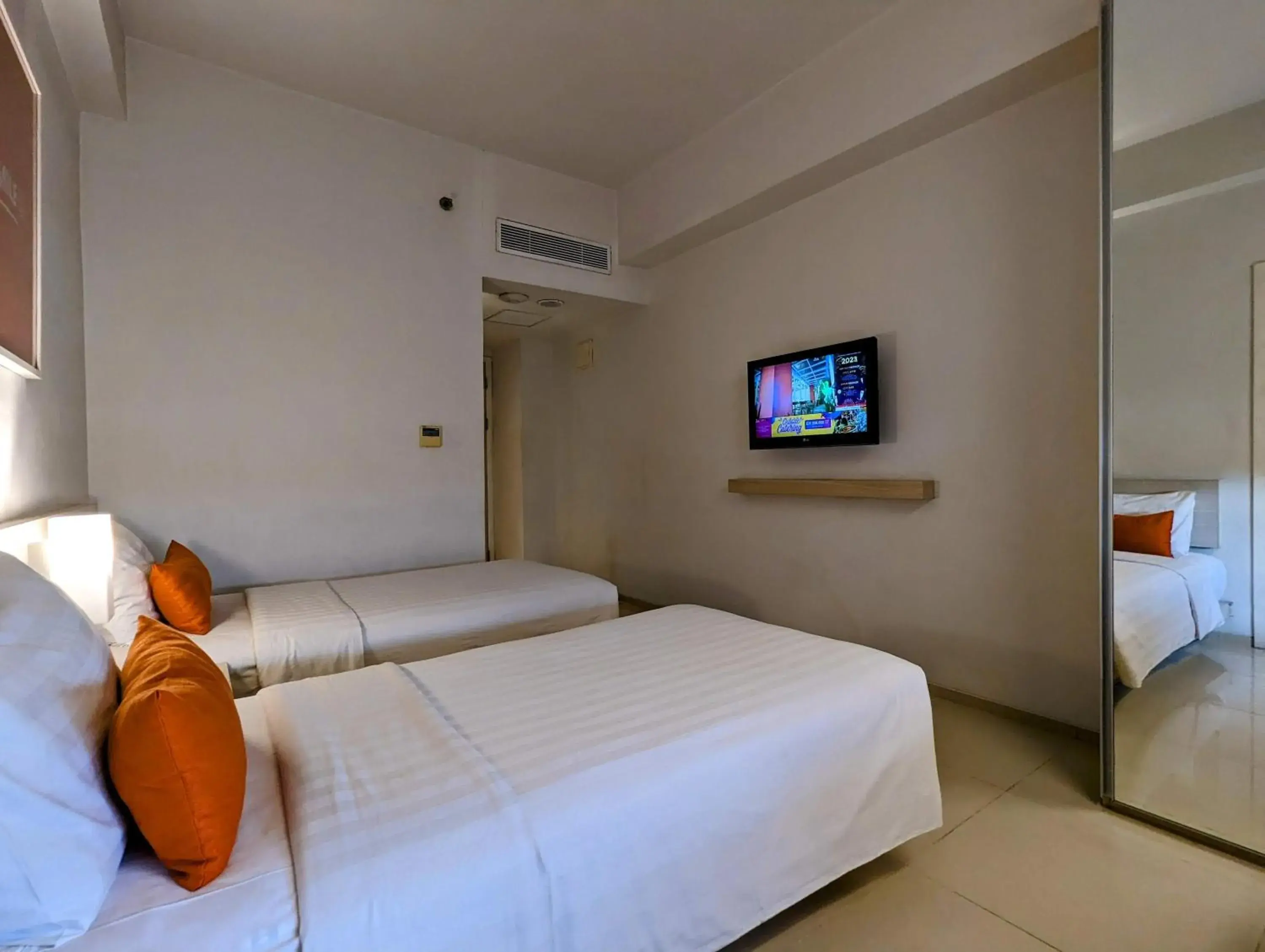Bedroom, Bed in Zuri Express Lippo Cikarang Hotel