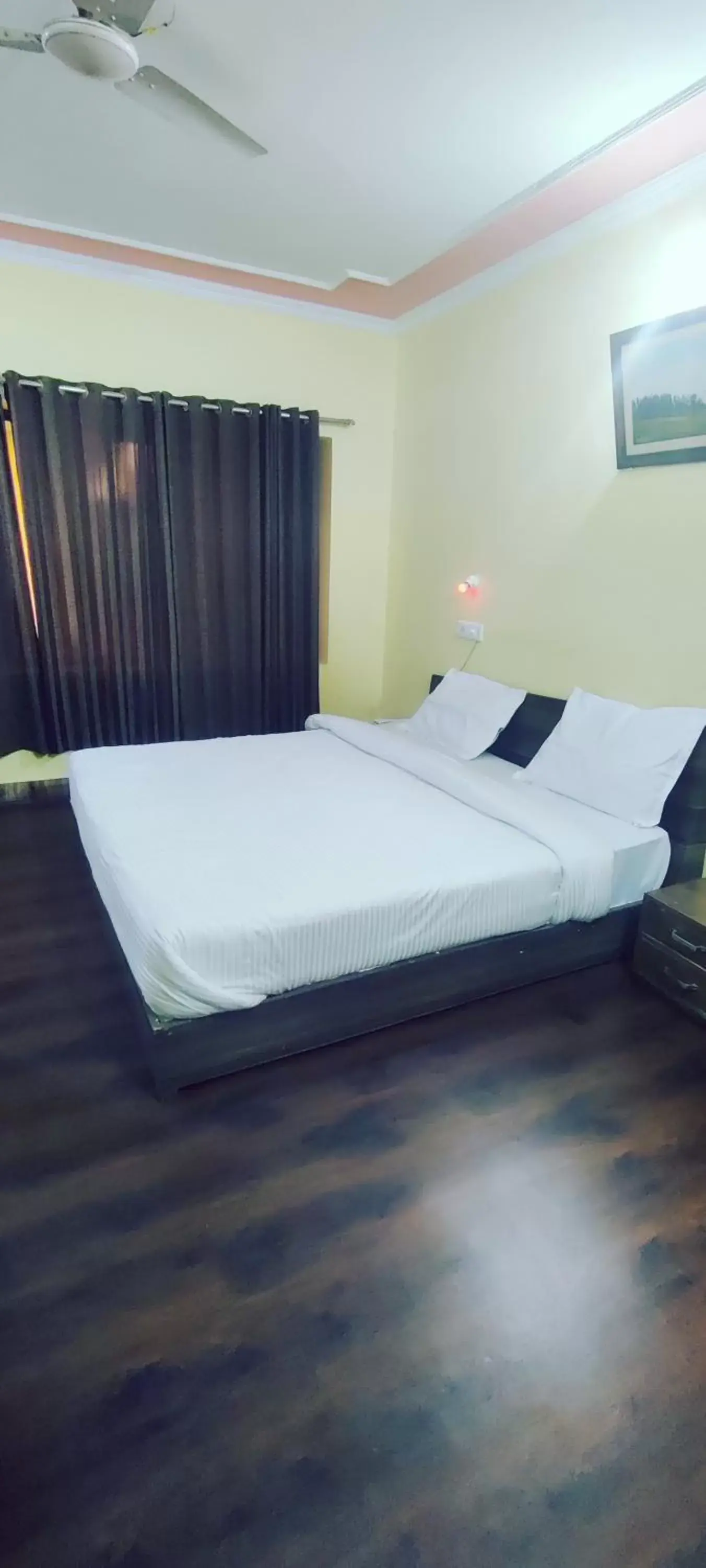 Bedroom, Bed in Hotel curio's All seasons Bedroom, Bed in Hotel curio's All seasons