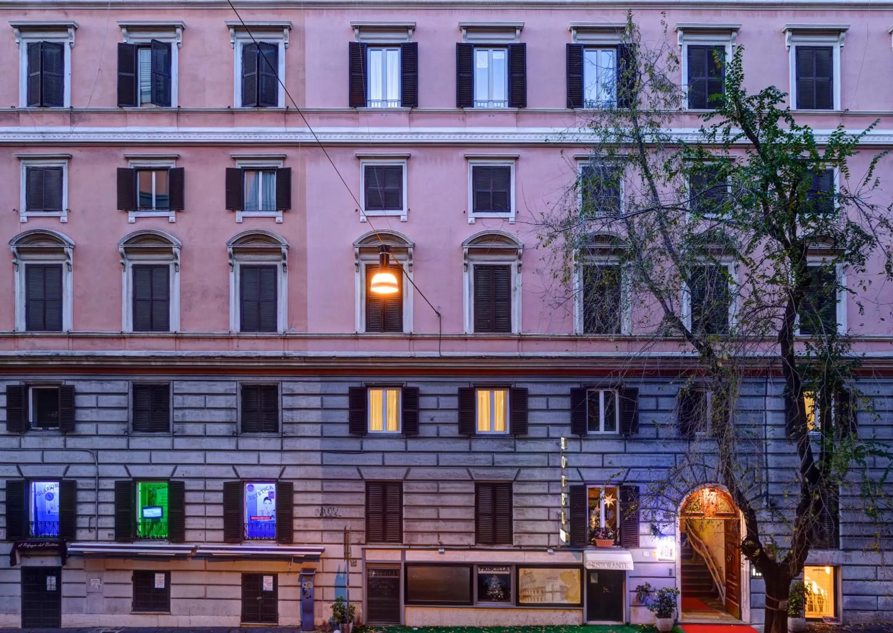Facade/entrance, Property Building in Magica Luna Boutique Hotel - Roma