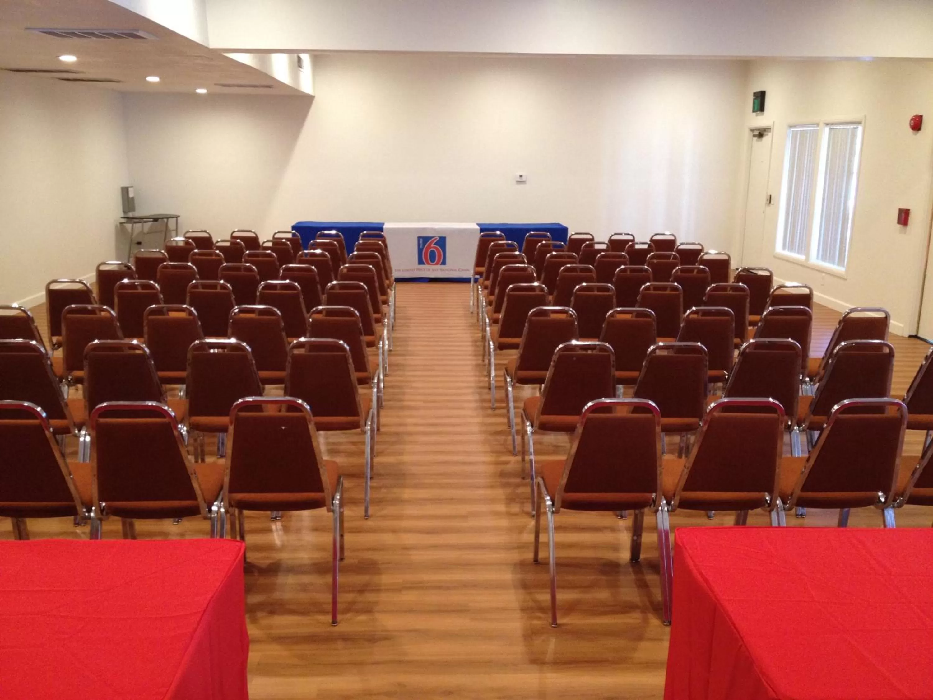 Meeting/conference room in Motel 6 Hemet