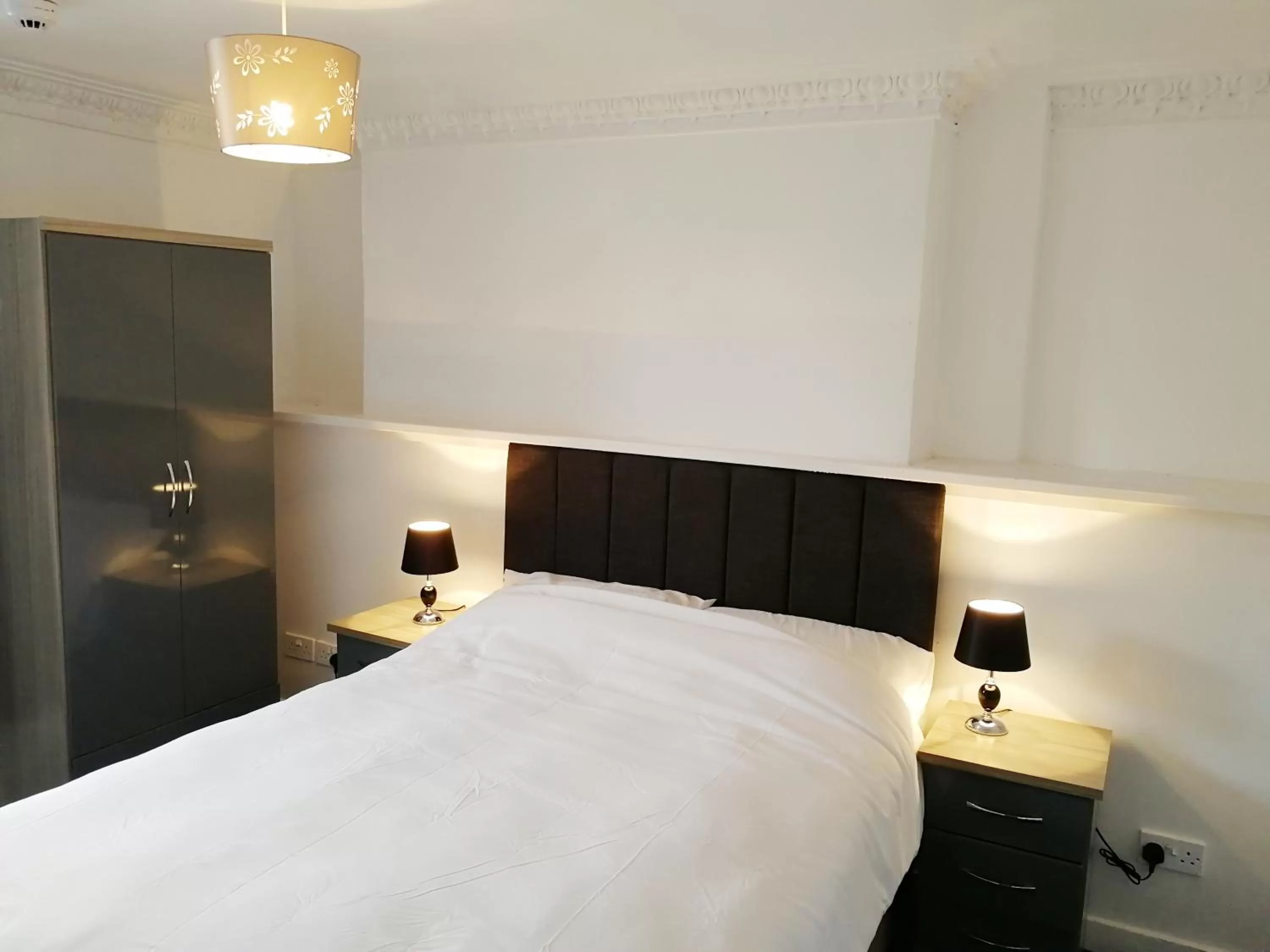 Bedroom, Bed in Victoria