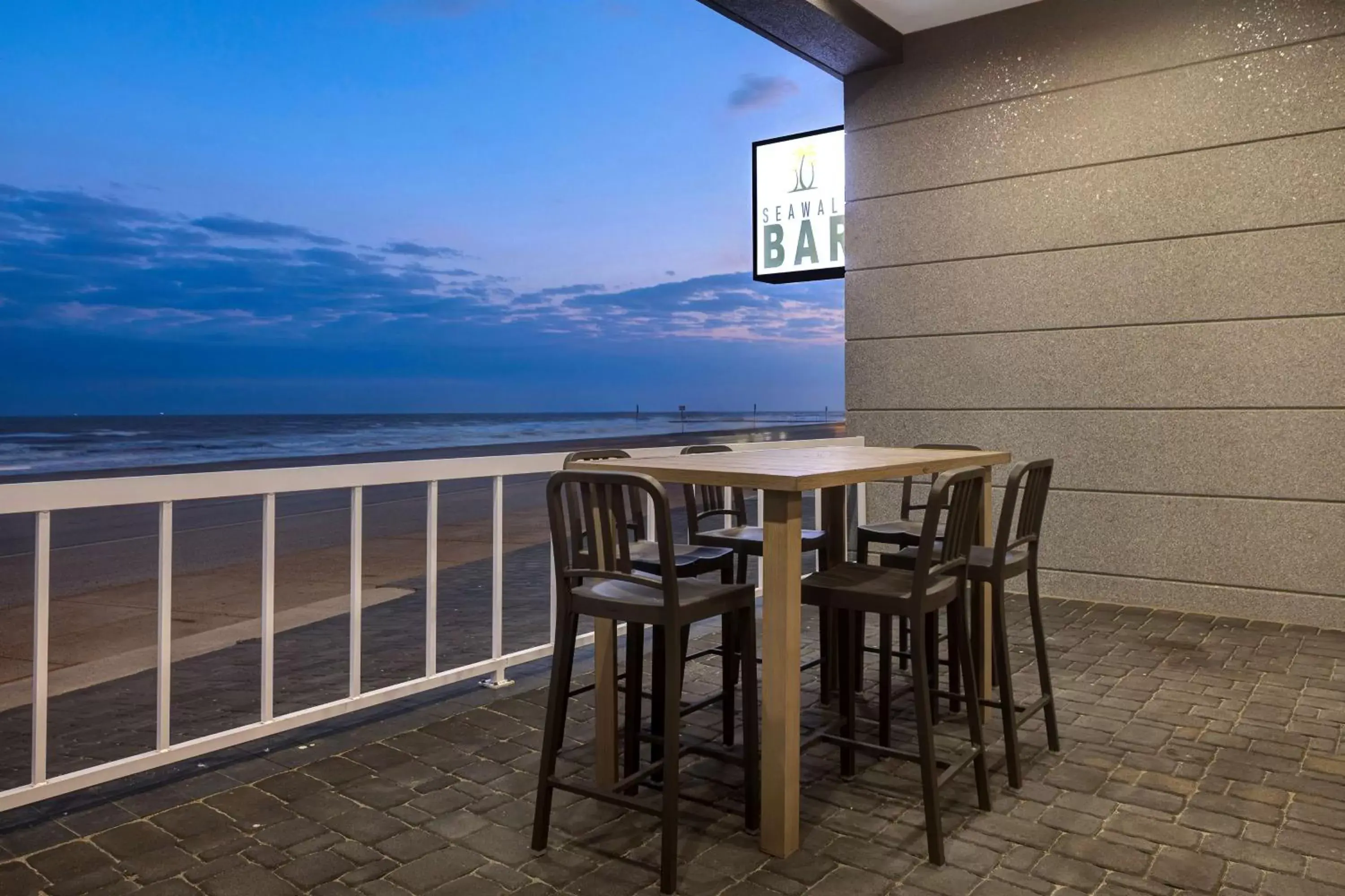 Lounge or bar in Home2 Suites Galveston, Tx