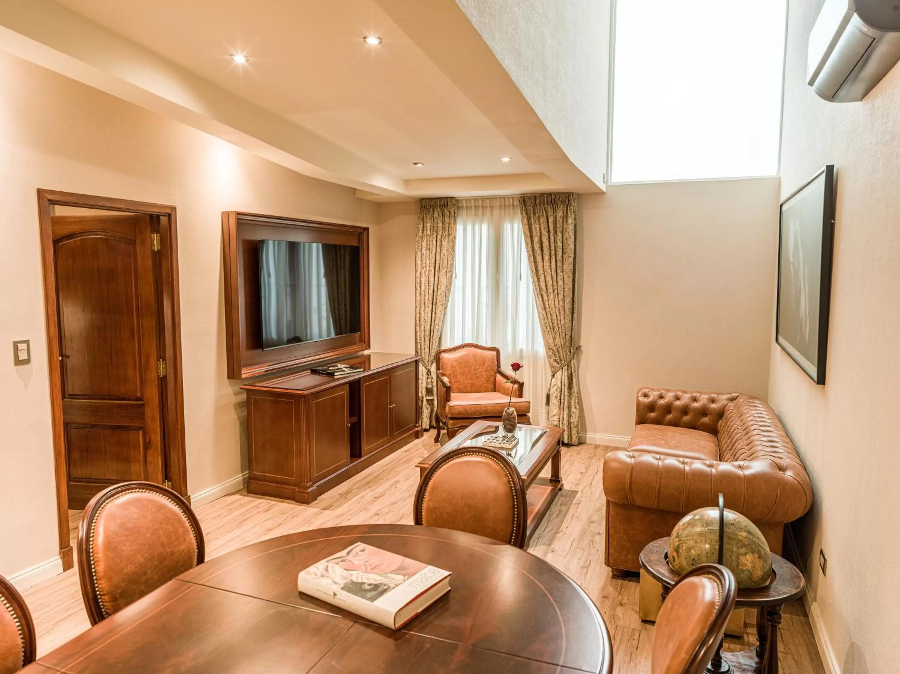 Coffee/tea facilities in Melia Recoleta Plaza Hotel