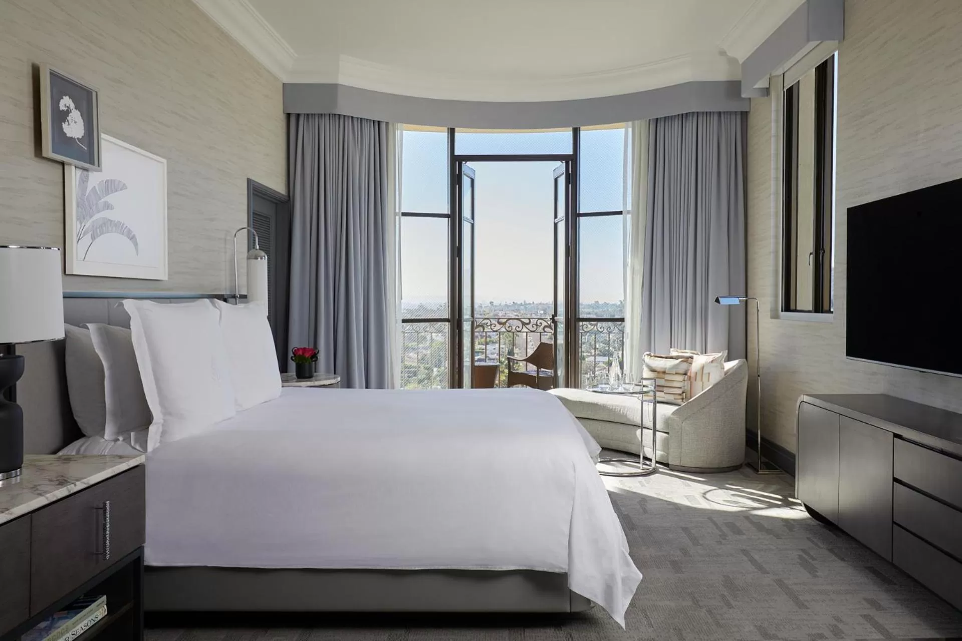 Bedroom, Bed in Beverly Wilshire, A Four Seasons Hotel