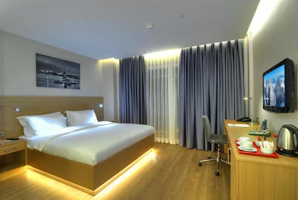 TV and multimedia, Bed in Endless Suites Taksim