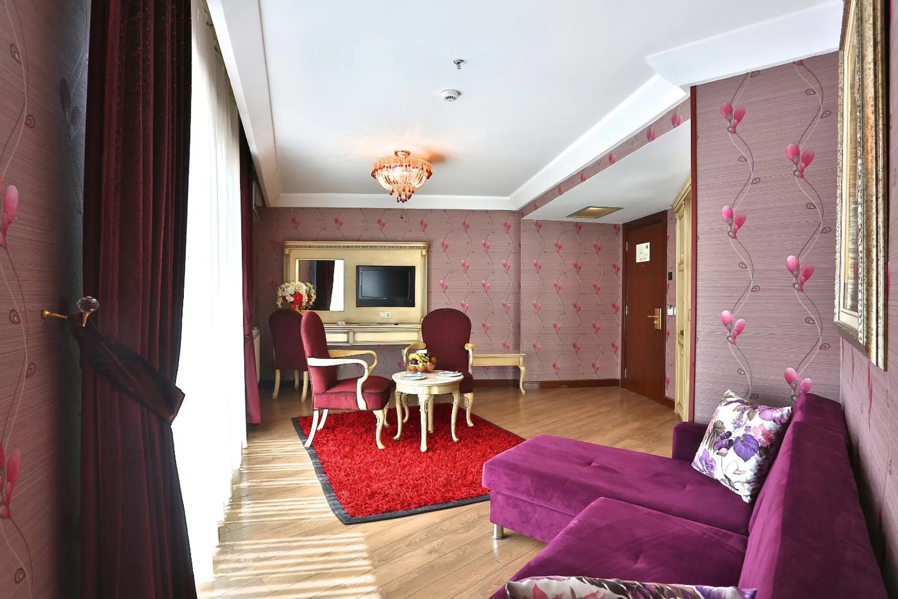 Corner Suite with Sea View in Mosaic Hotel Old City -Special Category