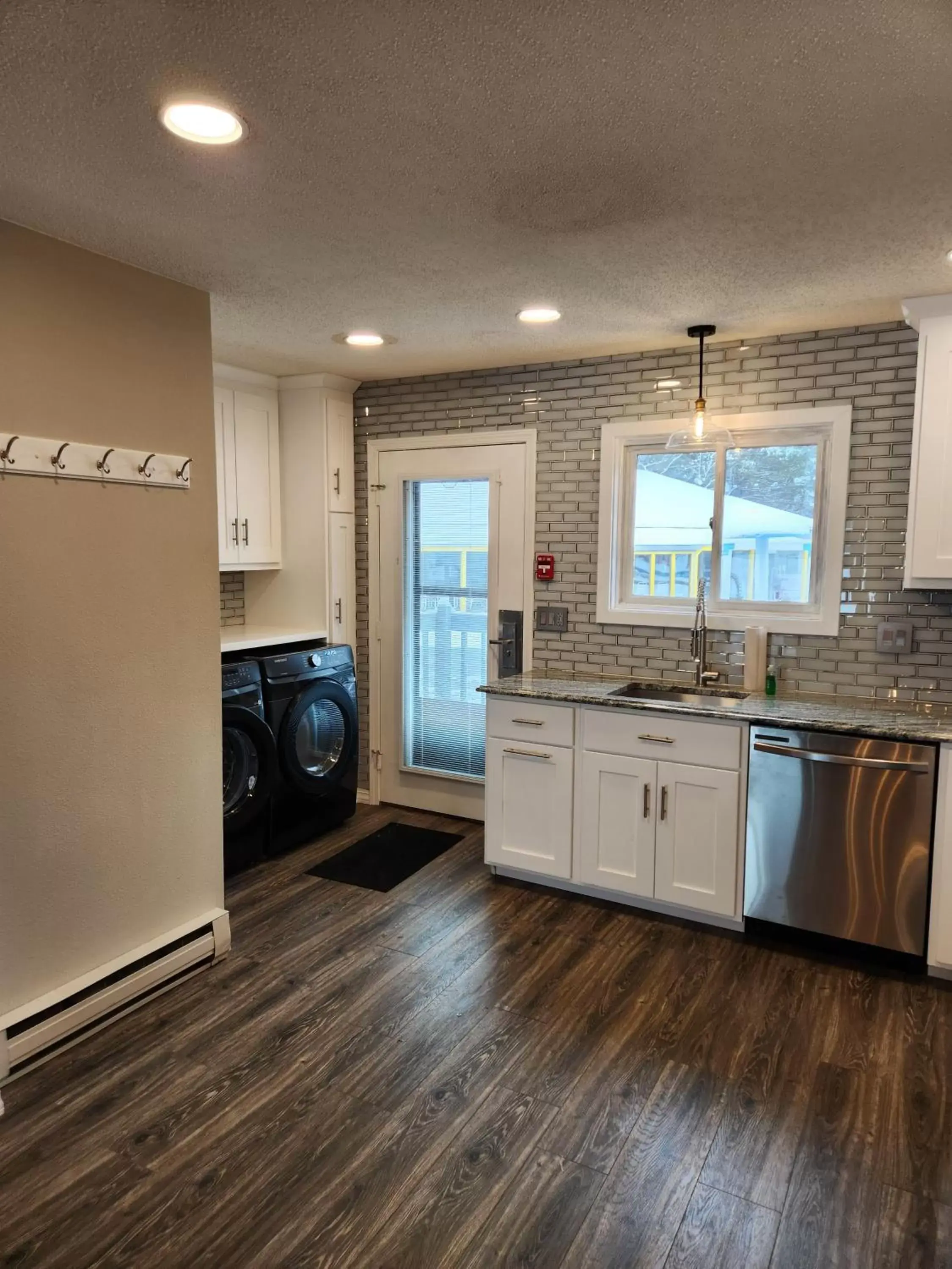 stove, Kitchen/Kitchenette in Caribbean Club Resort