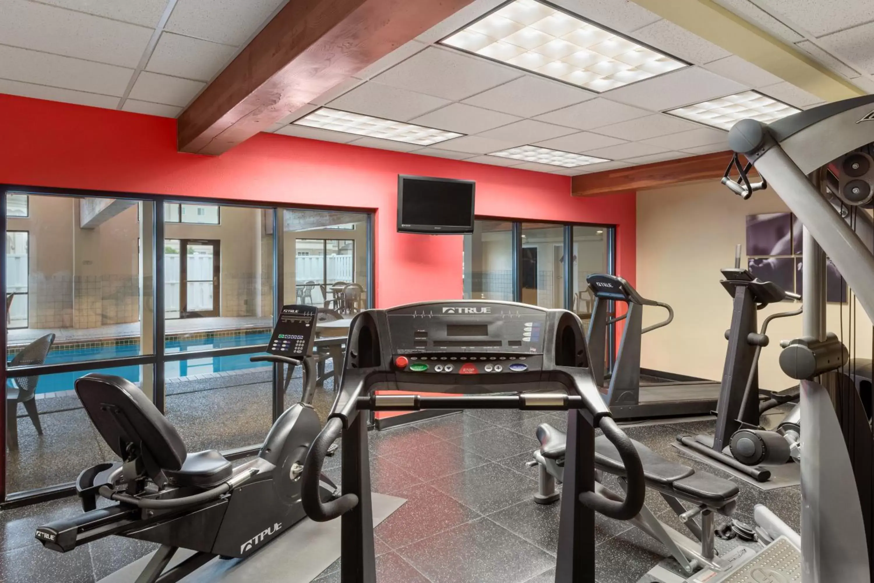 Fitness centre/facilities in Country Inn & Suites by Radisson, Council Bluffs, IA Fitness centre/facilities in Country Inn & Suites by Radisson, Council Bluffs, IA