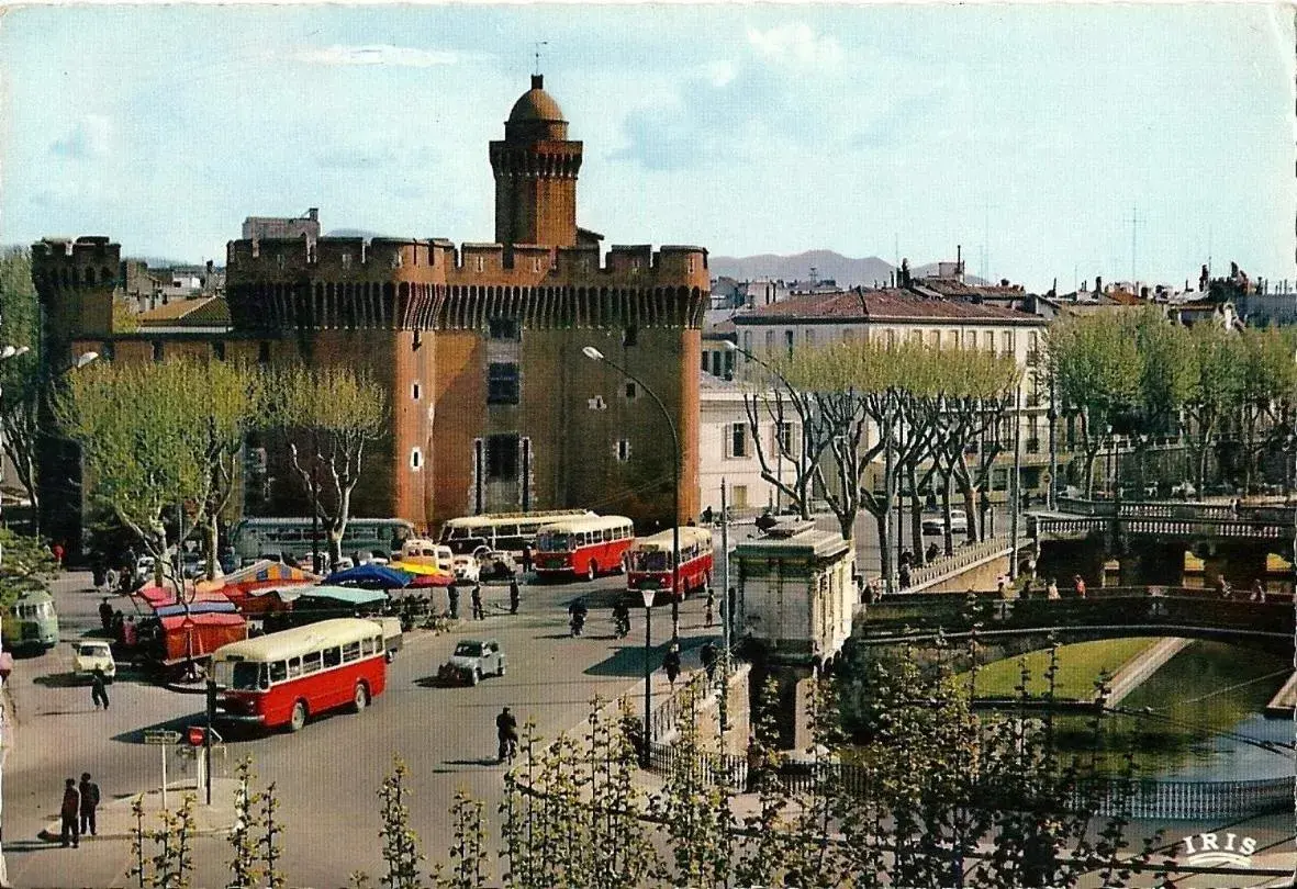 Area and facilities in Hotel De France