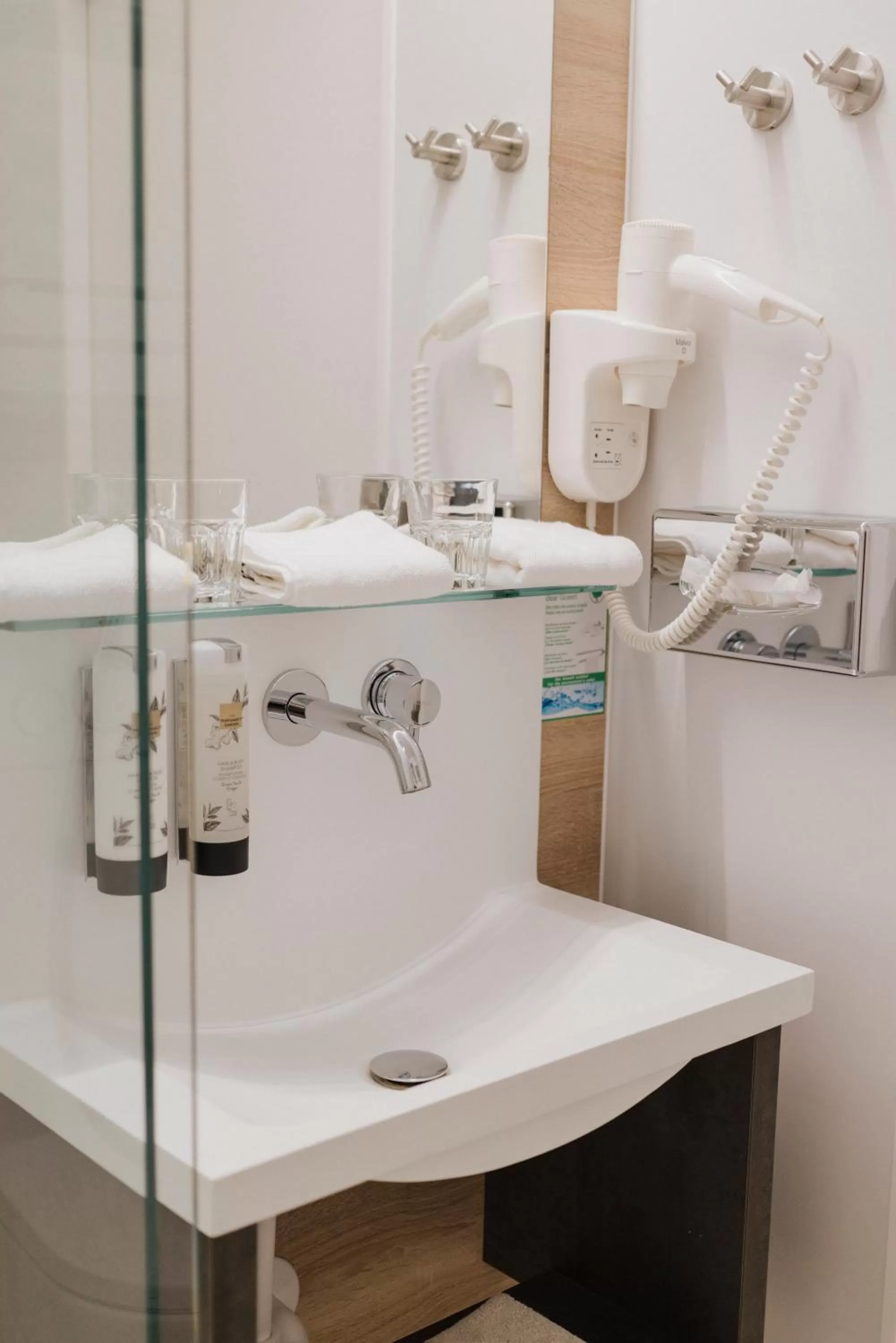 Double Room in Kracher Hotel Doppelzimmer - inklusive Pool